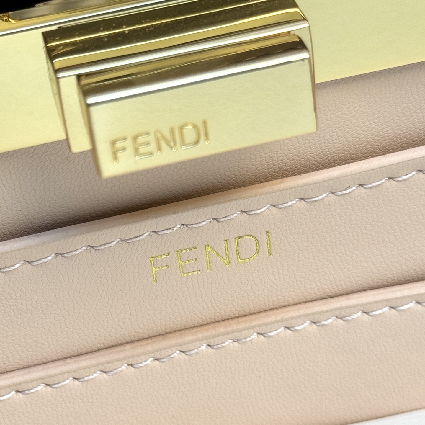 FENDI 原單 Peekaboo 手提包 真皮復古款| 8 FENDI 原單 Peekaboo 手提包 真皮復古款