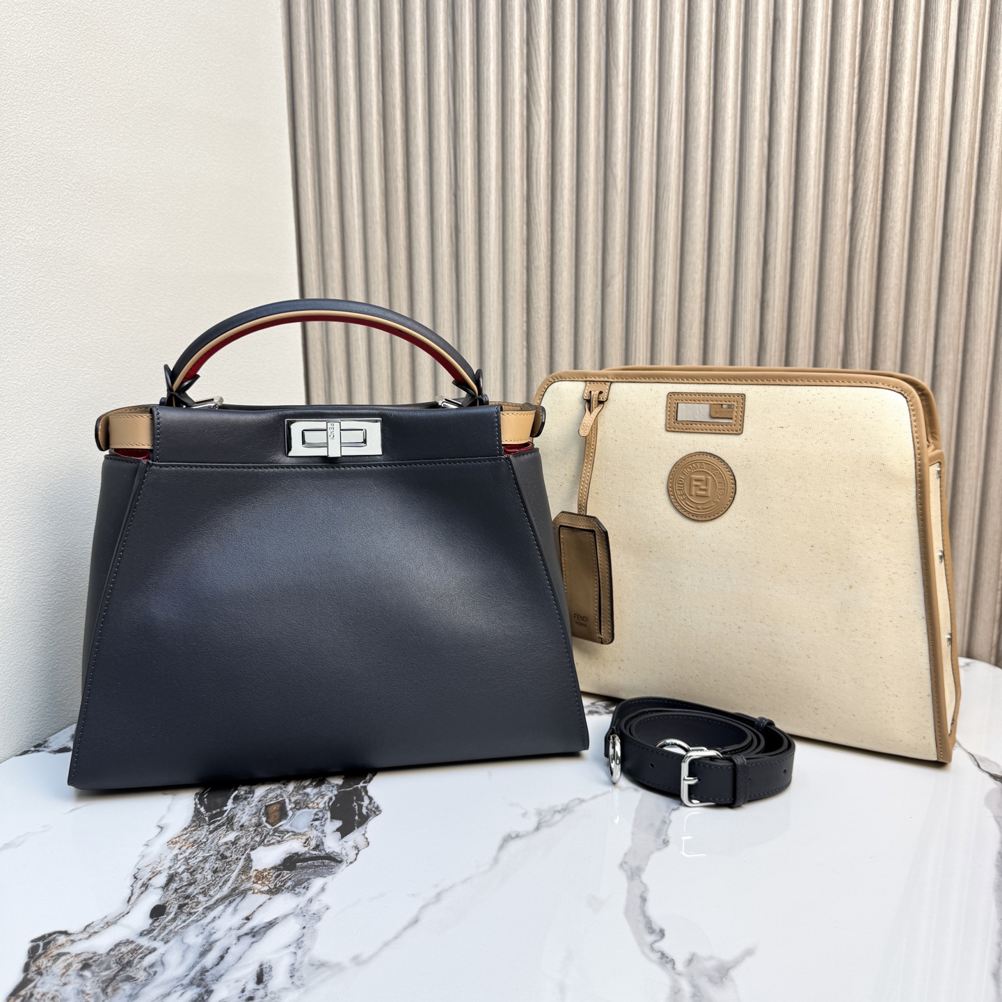 FENDI 一比一 Peekaboo 手提包 毛絨FF字母款| 11 FENDI 一比一 Peekaboo 手提包 毛絨FF字母款