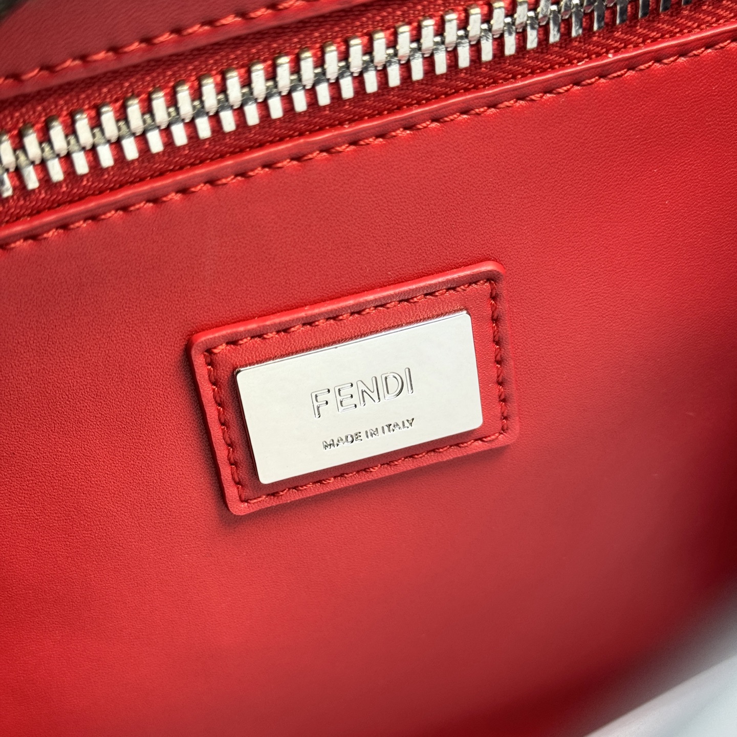 FENDI 一比一 Peekaboo 手提包 毛絨FF字母款| 7 FENDI 一比一 Peekaboo 手提包 毛絨FF字母款