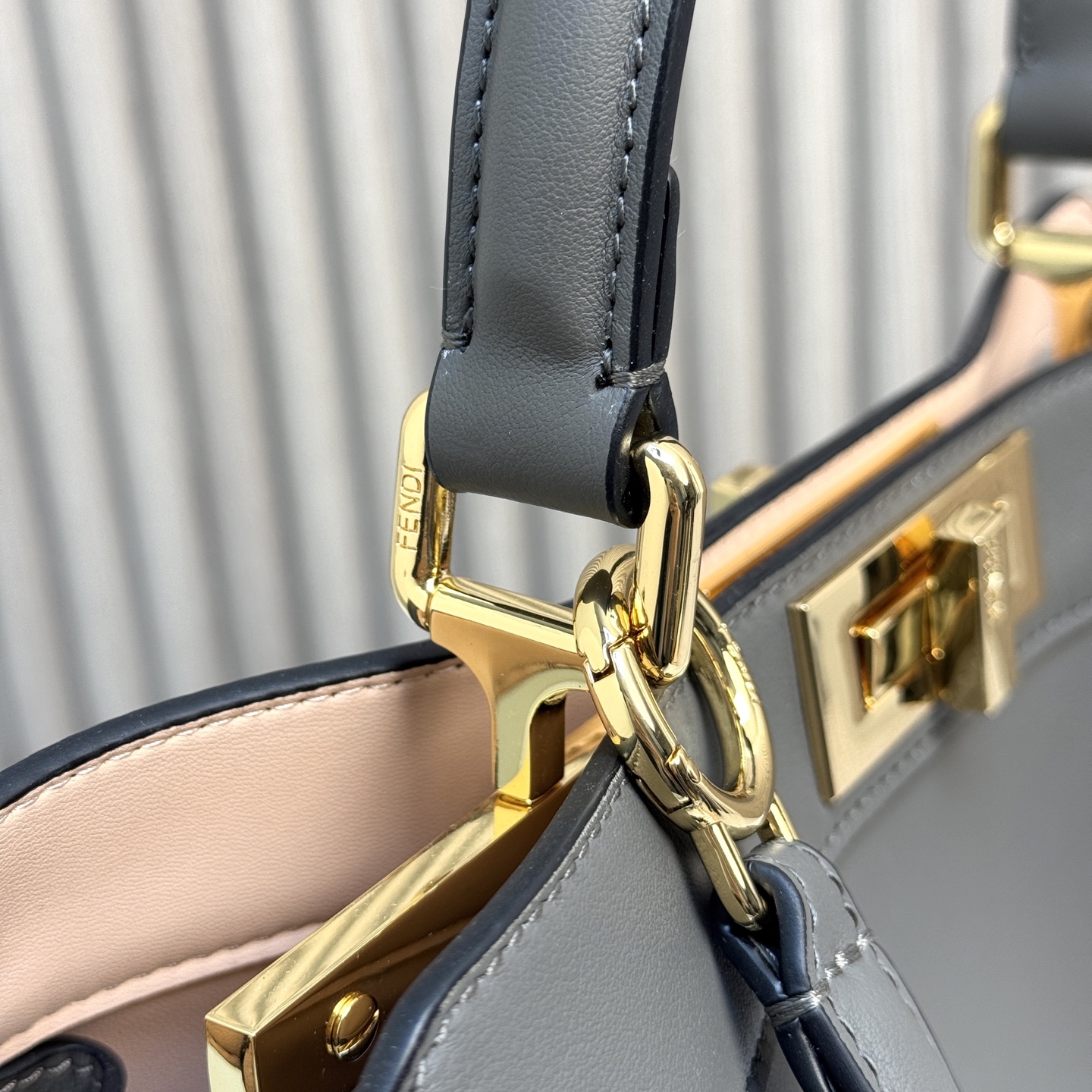 FENDI 一比一 Peekaboo 手提包 灰色拼接斜背款| 9 FENDI 一比一 Peekaboo 手提包 灰色拼接斜背款
