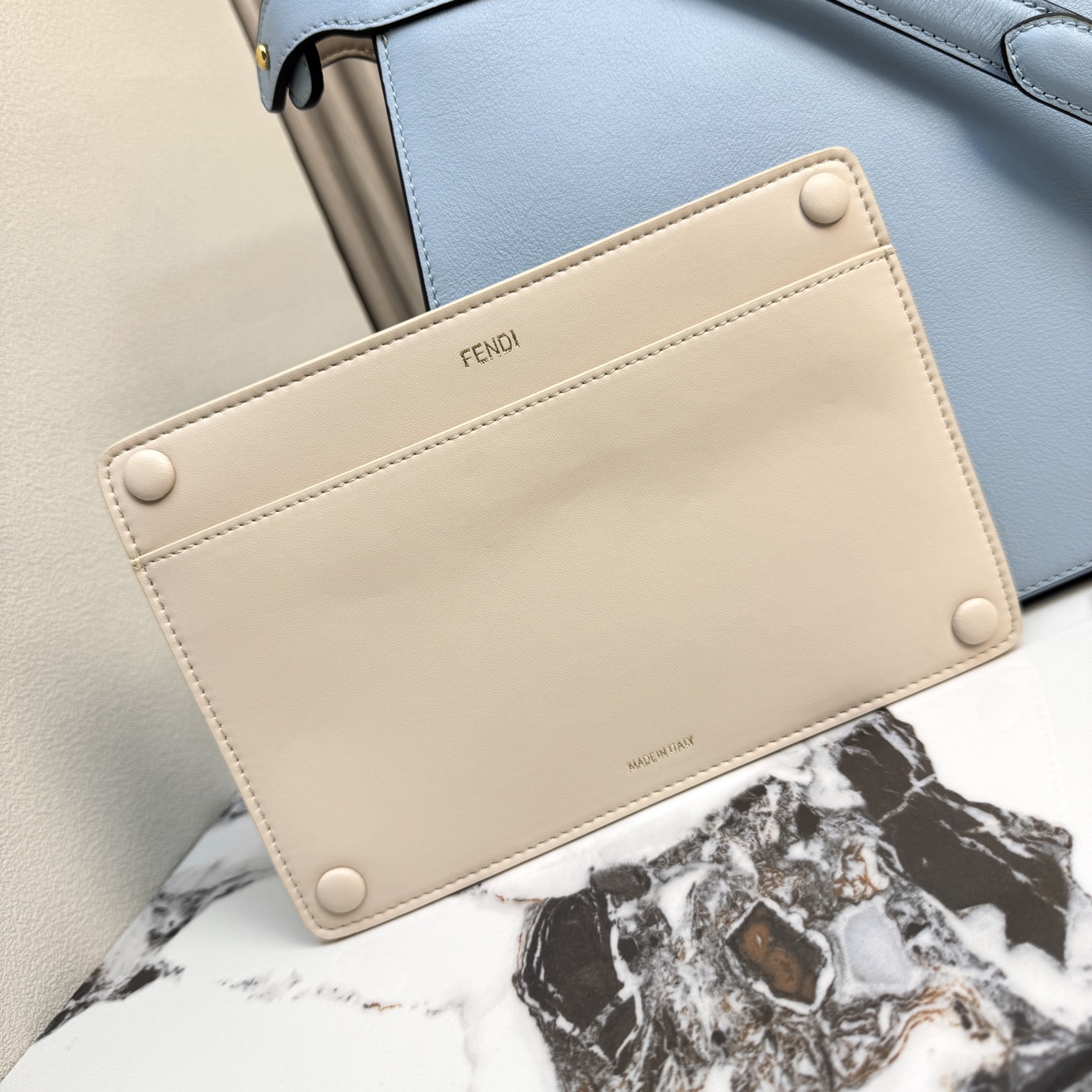 Fendi 高仿 Peekaboo 手提包 淡藍色 牛皮通勤手袋| 14 Fendi 高仿 Peekaboo 手提包 淡藍色 牛皮通勤手袋