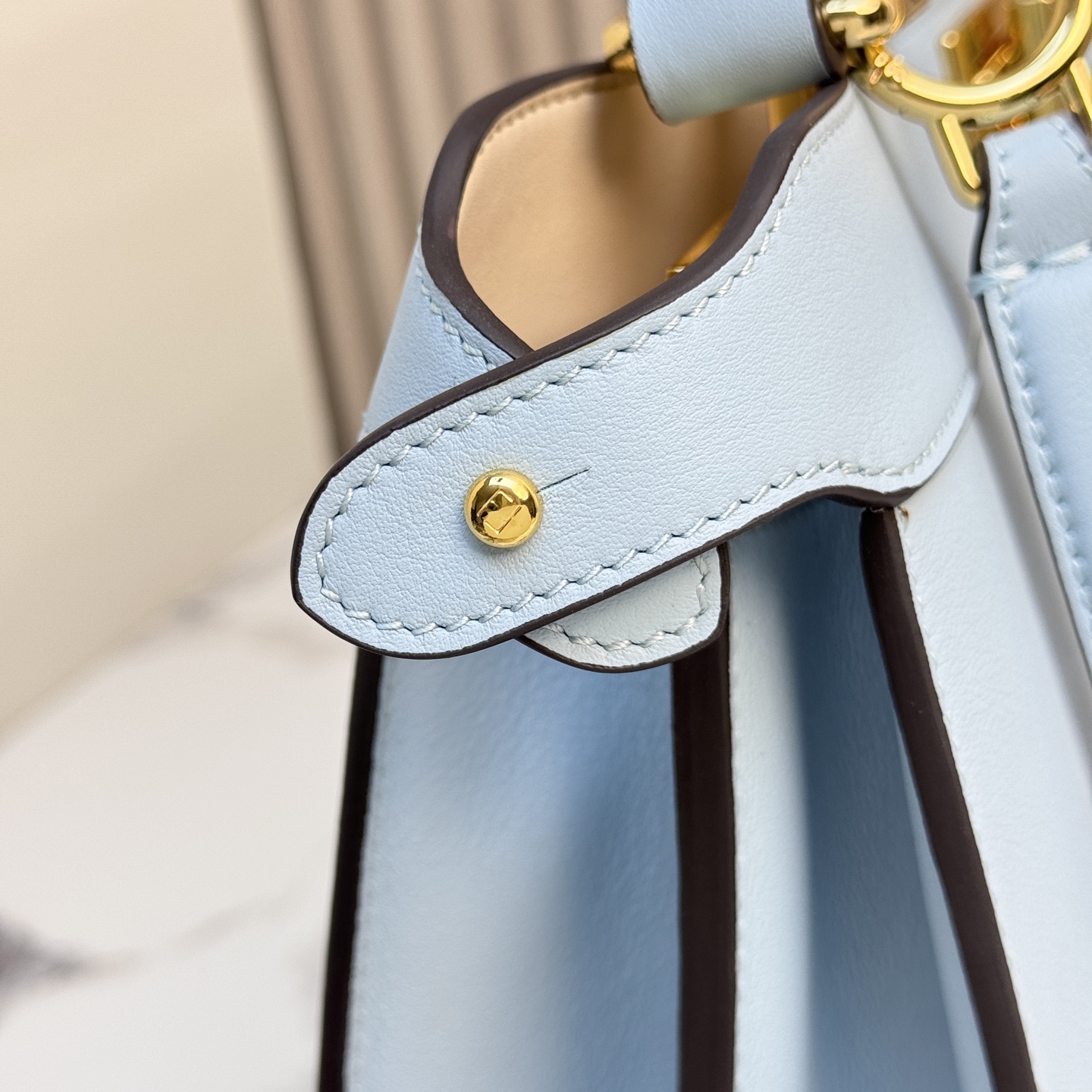 Fendi 高仿 Peekaboo 手提包 淡藍色 牛皮通勤手袋| 11 Fendi 高仿 Peekaboo 手提包 淡藍色 牛皮通勤手袋