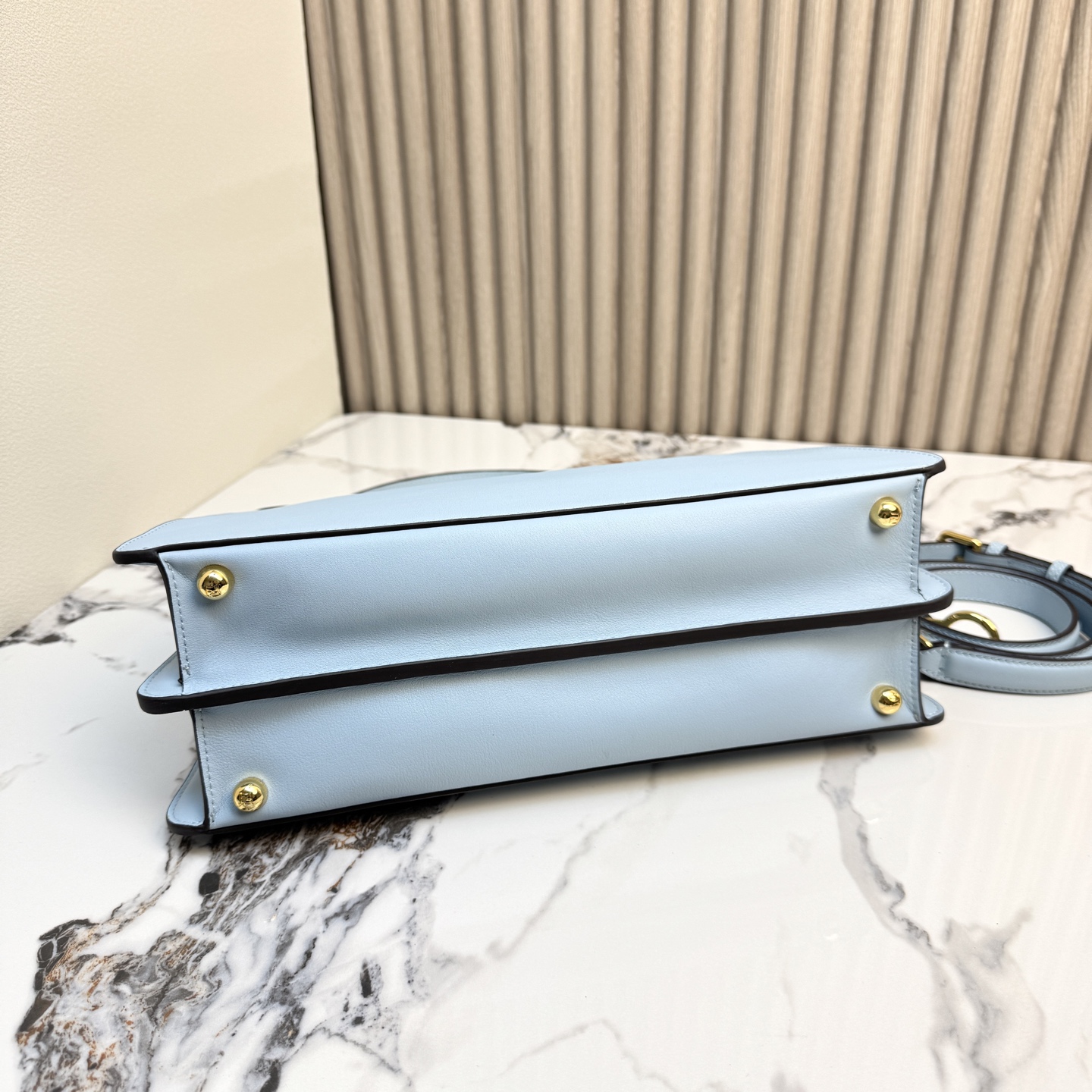 Fendi 高仿 Peekaboo 手提包 淡藍色 牛皮通勤手袋| 10 Fendi 高仿 Peekaboo 手提包 淡藍色 牛皮通勤手袋