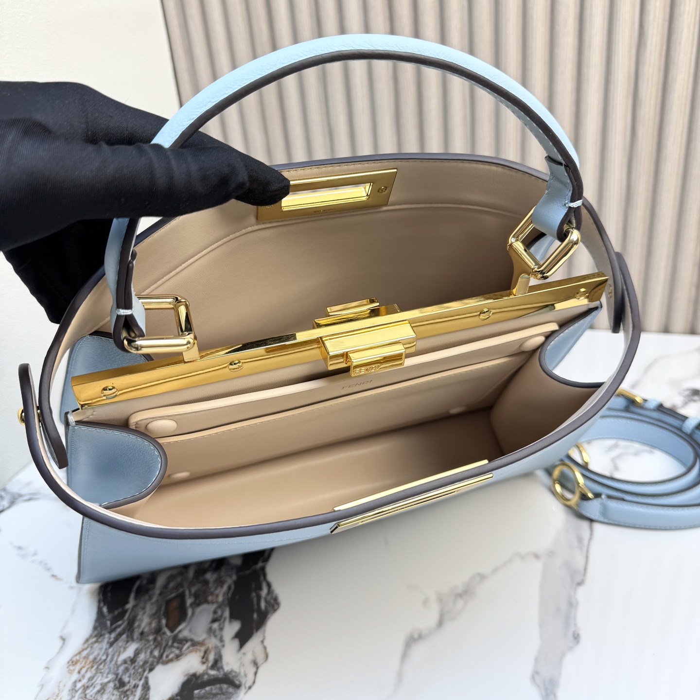 Fendi 高仿 Peekaboo 手提包 淡藍色 牛皮通勤手袋| 7 Fendi 高仿 Peekaboo 手提包 淡藍色 牛皮通勤手袋