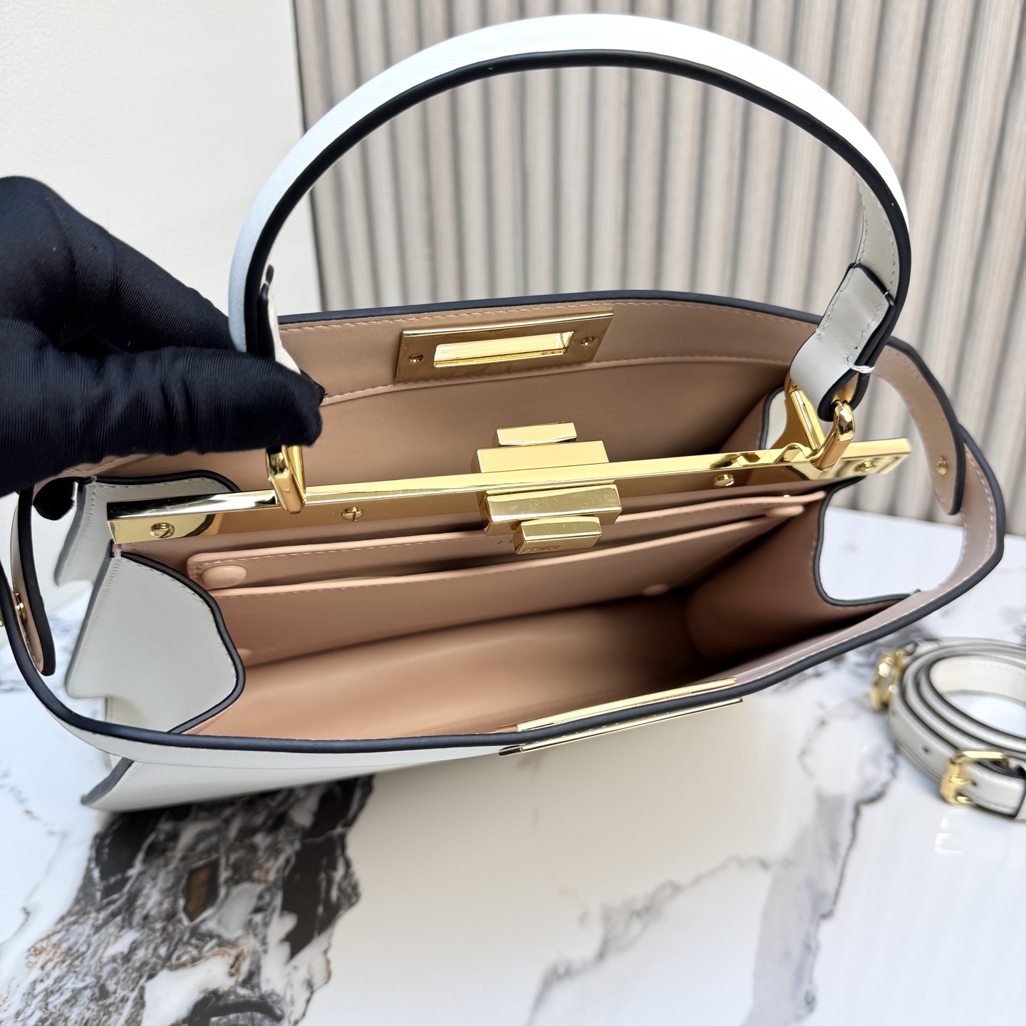 Fendi 一比一 Peekaboo 手提包 米白色 牛皮斜背包| 8 Fendi 一比一 Peekaboo 手提包 米白色 牛皮斜背包