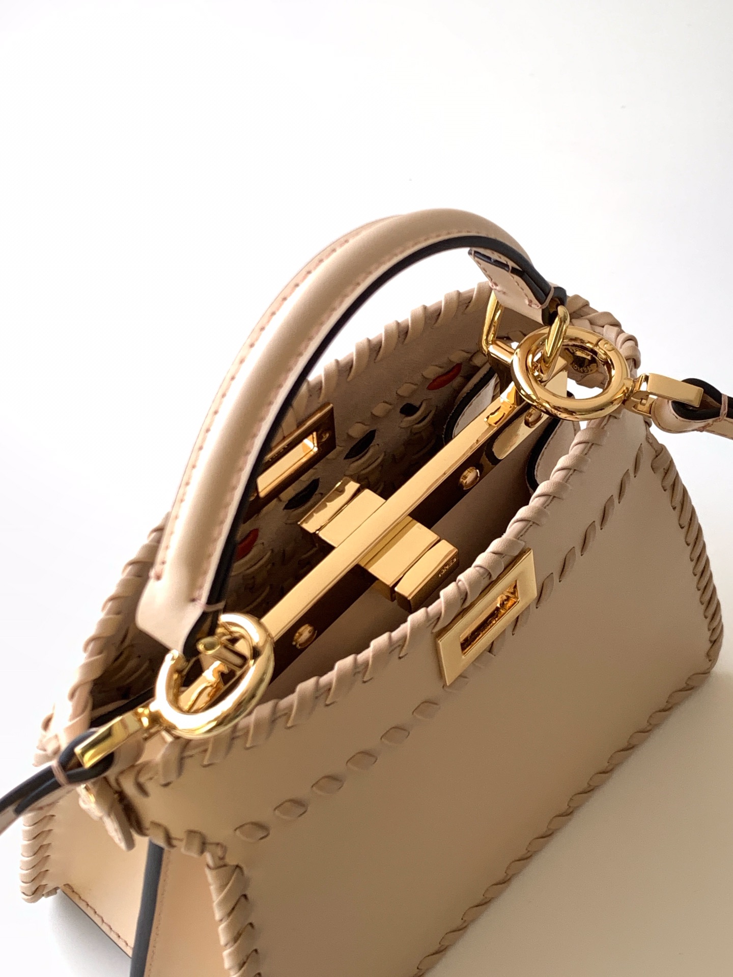 Fendi 原單 Peekaboo 編織款 手提包 米色拼色設計| 10 Fendi 原單 Peekaboo 編織款 手提包 米色拼色設計