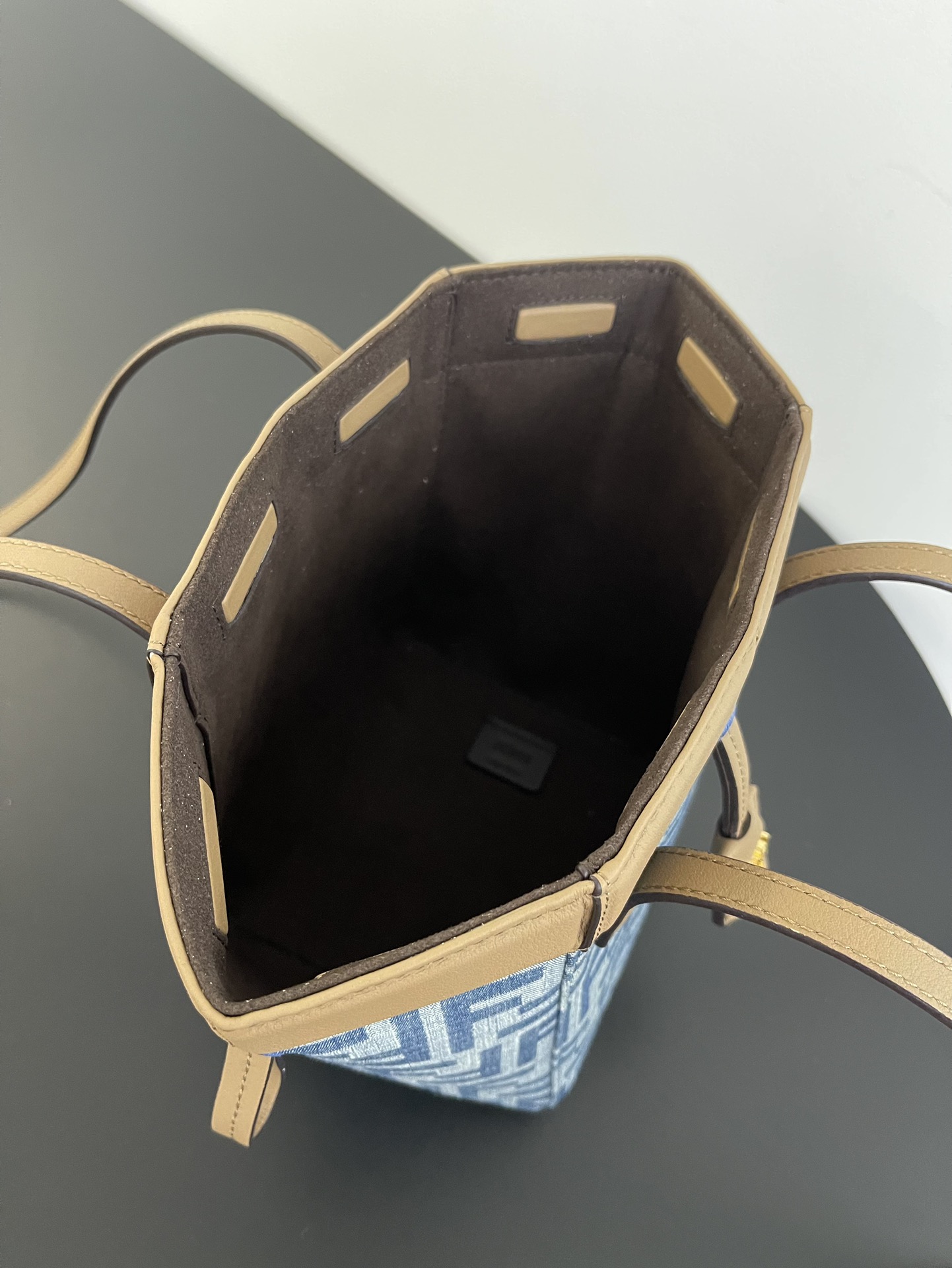 Fendi高仿 Origami系列 FF老花牛仔拼接托特包 大容量肩背包| 9 Fendi高仿 Origami系列 FF老花牛仔拼接托特包 大容量肩背包