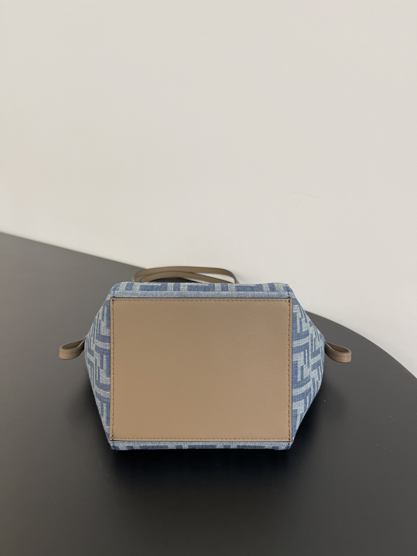 Fendi高仿 Origami系列 FF老花牛仔拼接托特包 大容量肩背包| 7 Fendi高仿 Origami系列 FF老花牛仔拼接托特包 大容量肩背包
