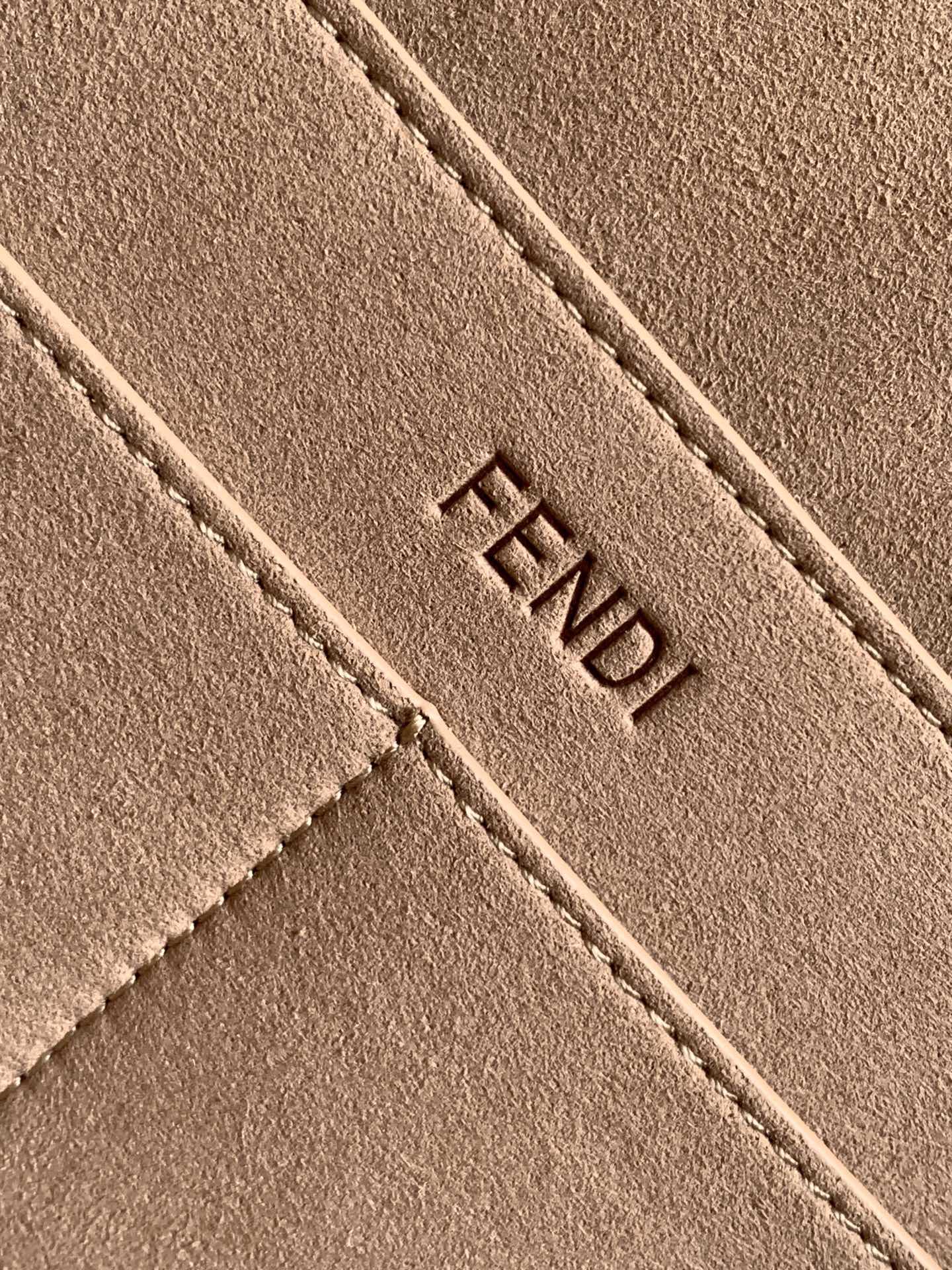 Fendi一比一 Origami系列純白粒面牛皮托特包 簡約高級肩背包| 14 Fendi一比一 Origami系列純白粒面牛皮托特包 簡約高級肩背包