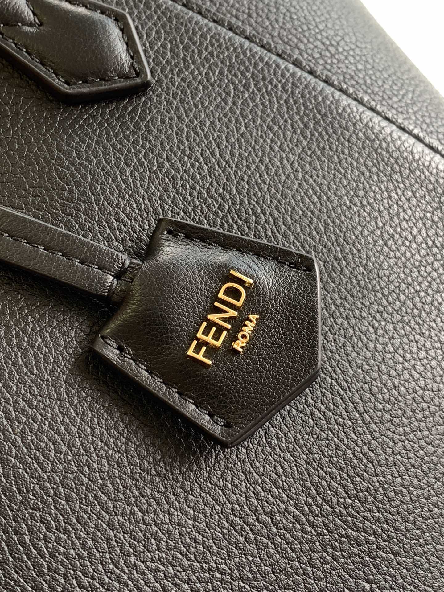 Fendi一比一 Origami系列黑色牛皮托特包 簡約百搭肩背包| 7 Fendi一比一 Origami系列黑色牛皮托特包 簡約百搭肩背包