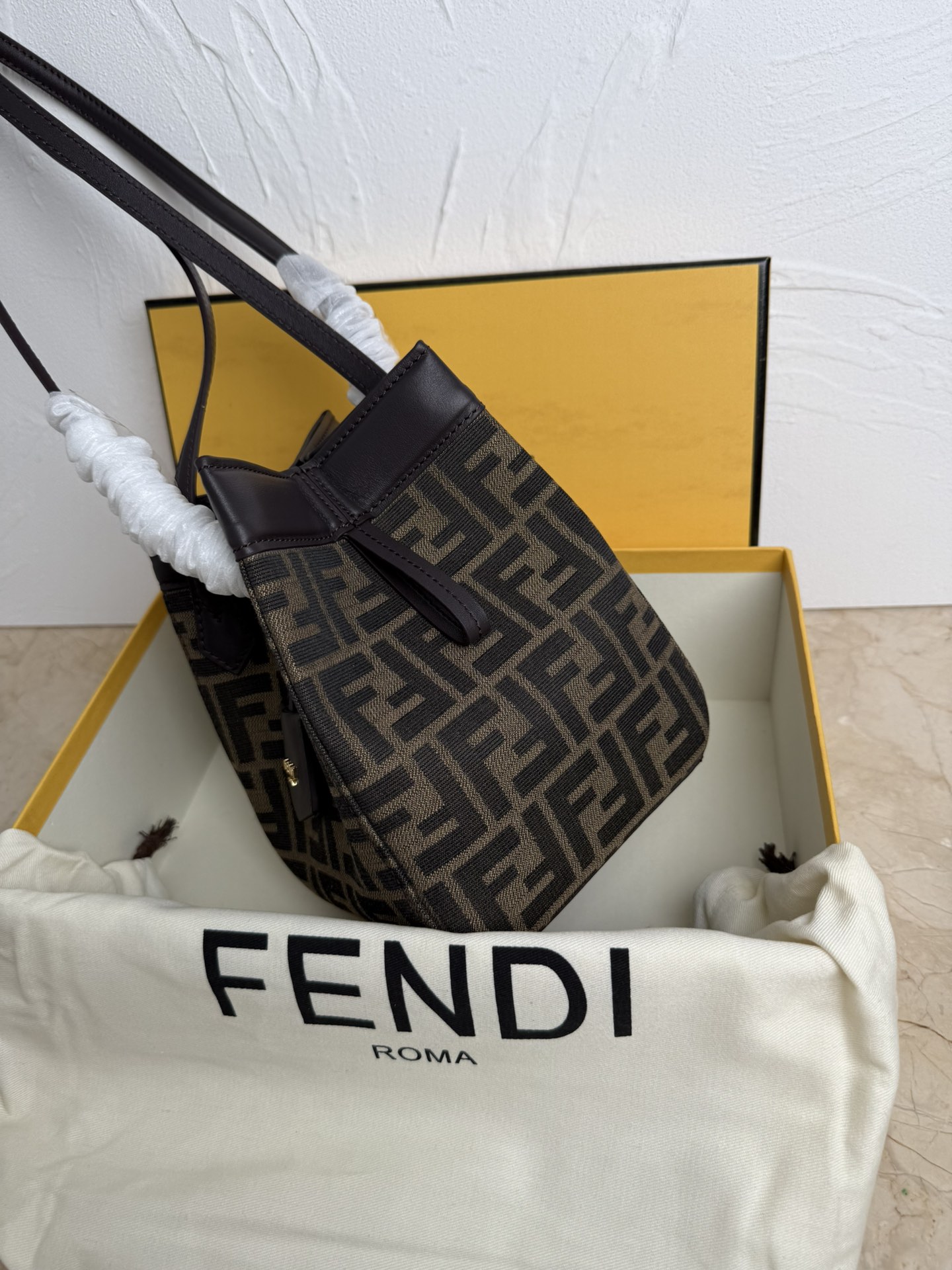 Fendi一比一Origami系列托特包 FF老花深棕大容量款| 12 Fendi一比一Origami系列托特包 FF老花深棕大容量款