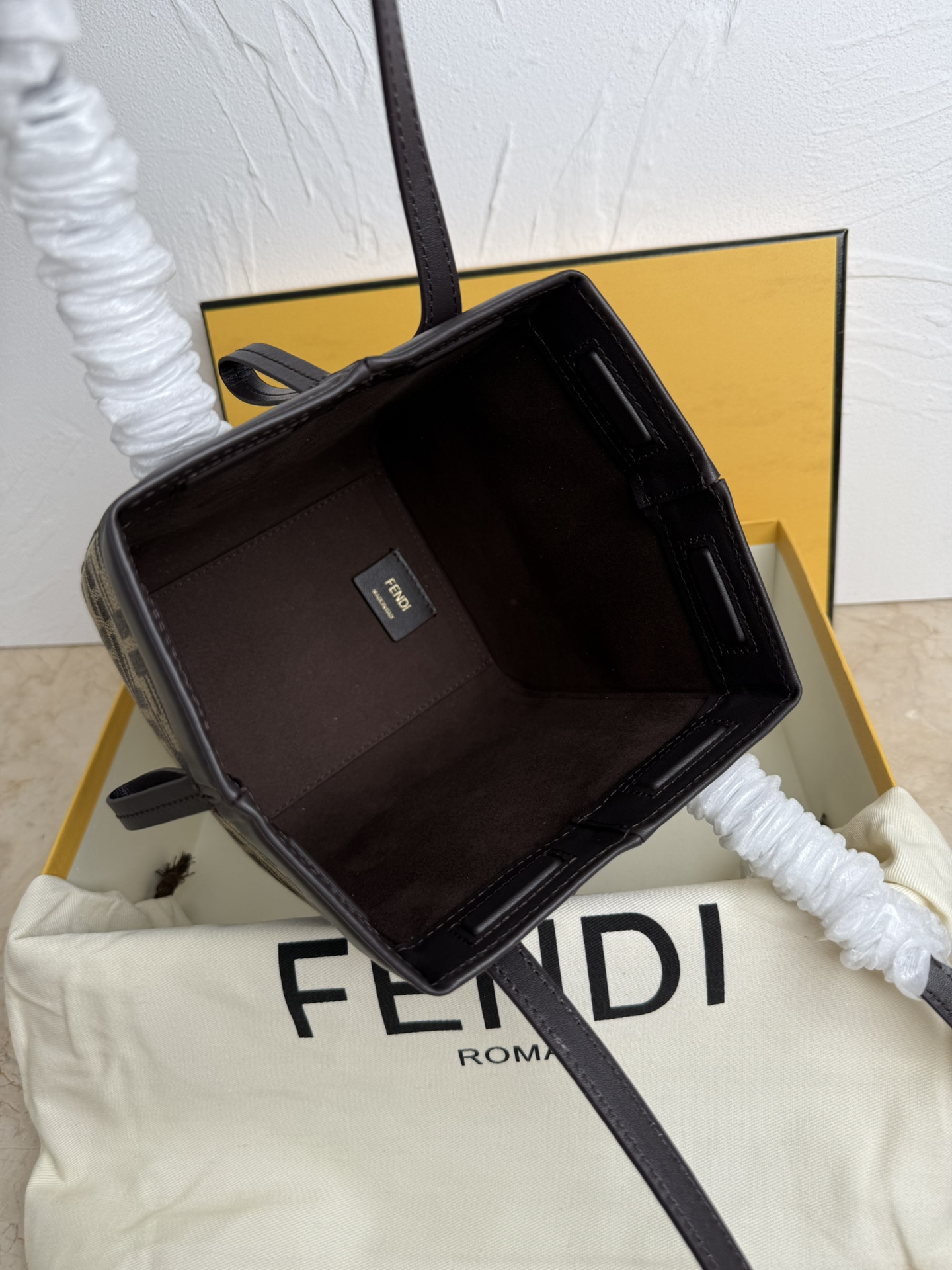 Fendi一比一Origami系列托特包 FF老花深棕大容量款| 9 Fendi一比一Origami系列托特包 FF老花深棕大容量款