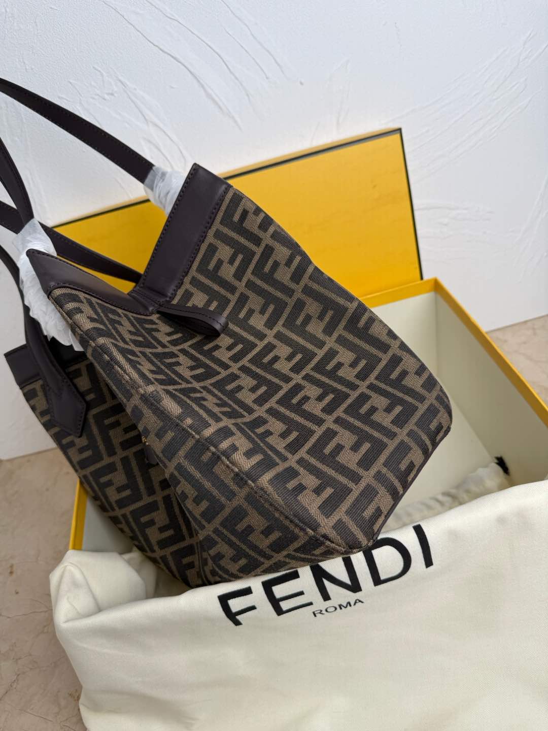 Fendi高仿Origami系列托特包 FF老花大號購物包| 13 Fendi高仿Origami系列托特包 FF老花大號購物包
