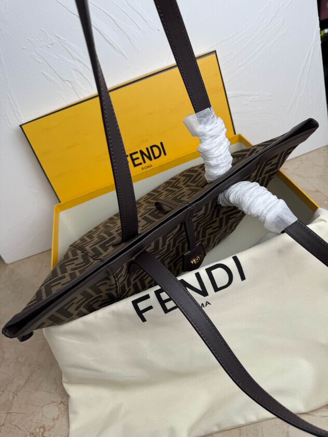 Fendi高仿Origami系列托特包 FF老花大號購物包| 10 Fendi高仿Origami系列托特包 FF老花大號購物包
