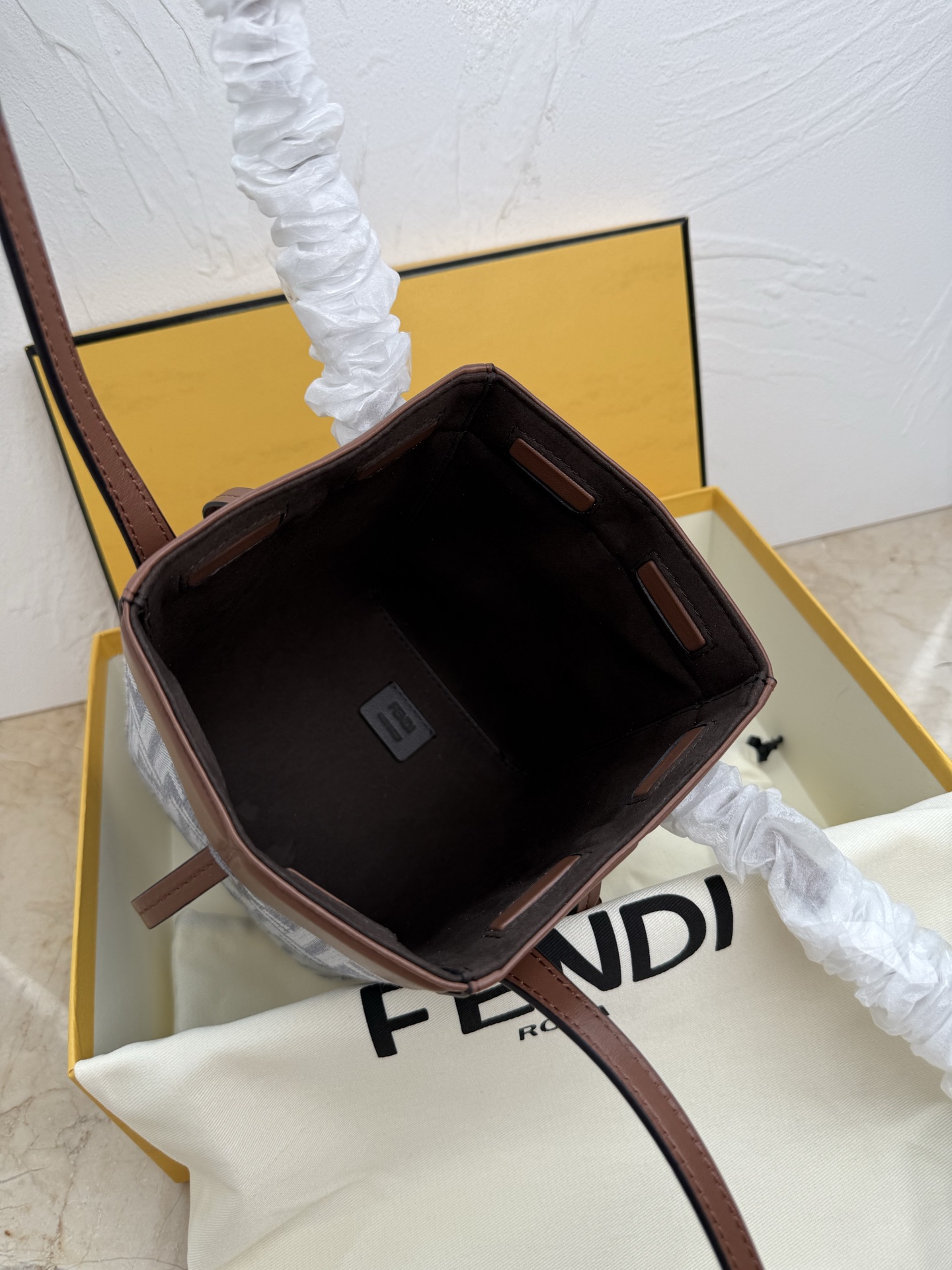 Fendi高仿Origami系列托特包 灰色FF老花拼皮款| 9 Fendi高仿Origami系列托特包 灰色FF老花拼皮款