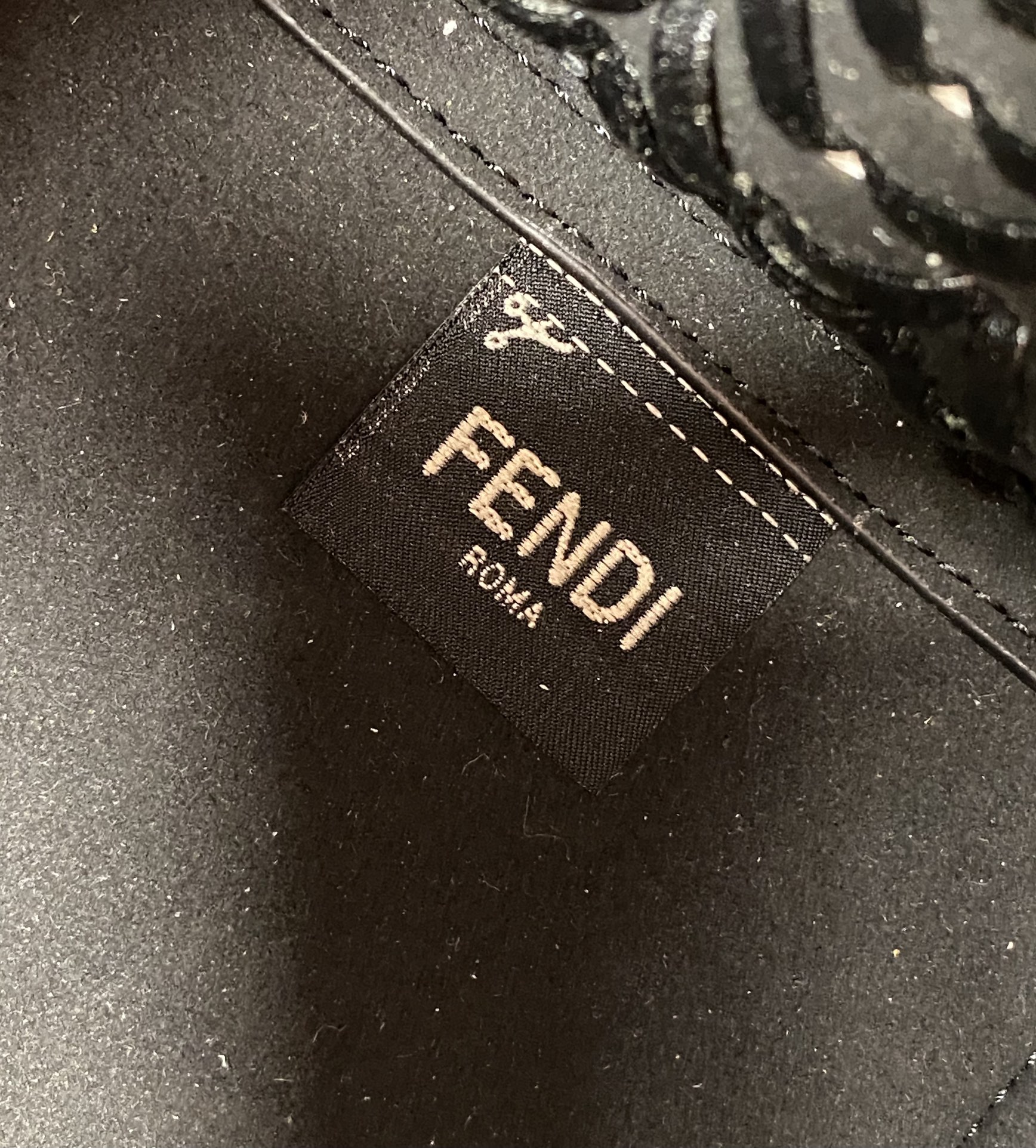Fendi高仿Origami系列托特包 黑色壓紋皮革大容量款| 8 Fendi高仿Origami系列托特包 黑色壓紋皮革大容量款