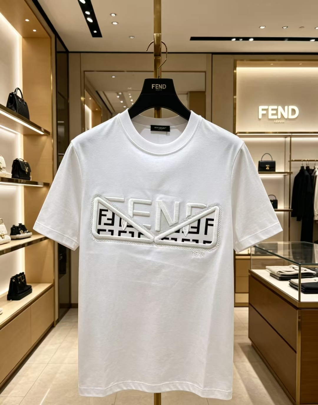 FENDI一比一立體FF刺繡短袖T恤男士精品上衣| 12 FENDI一比一立體FF刺繡短袖T恤男士精品上衣