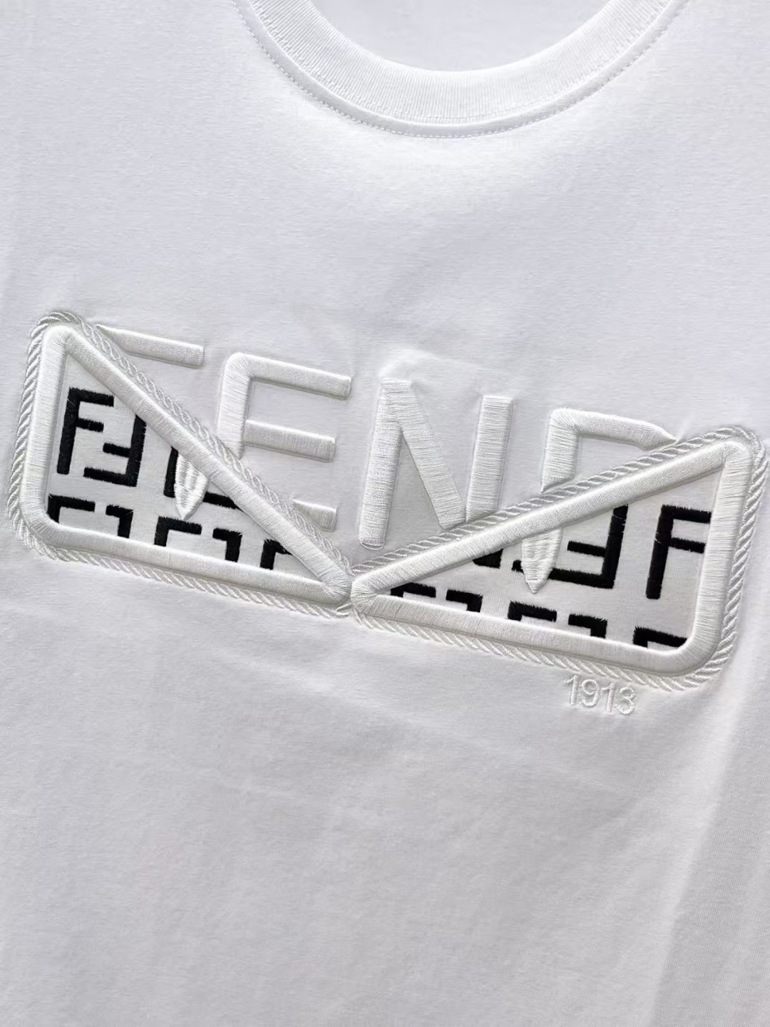 FENDI一比一立體FF刺繡短袖T恤男士精品上衣| 10 FENDI一比一立體FF刺繡短袖T恤男士精品上衣