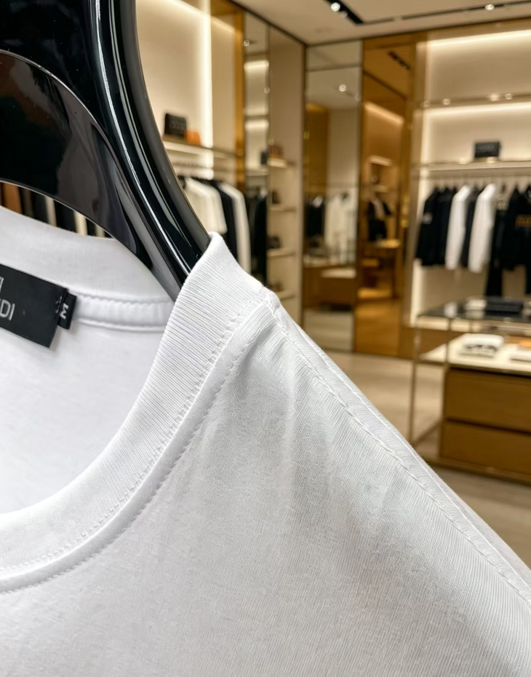 FENDI一比一立體FF刺繡短袖T恤男士精品上衣| 8 FENDI一比一立體FF刺繡短袖T恤男士精品上衣