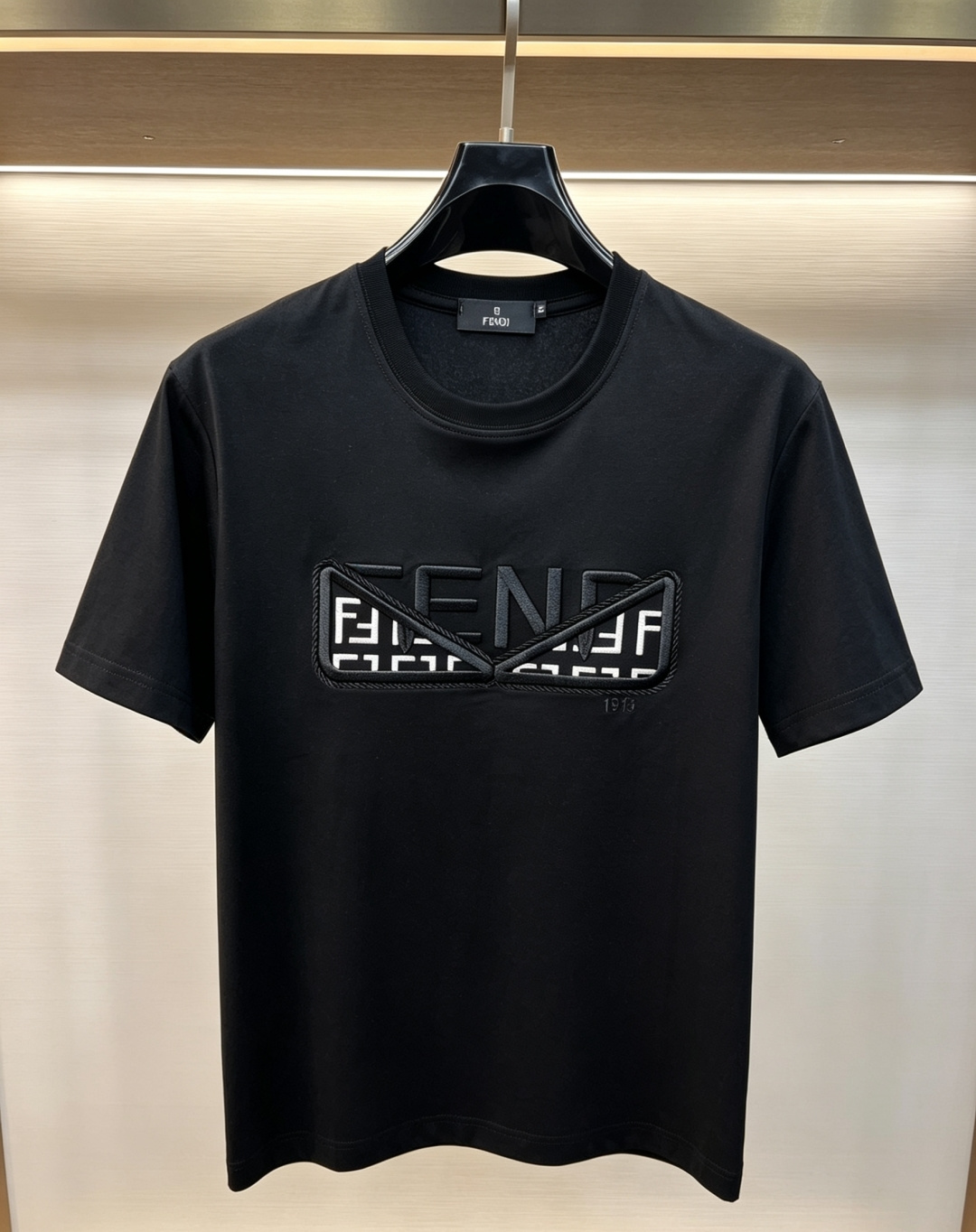 FENDI高仿FF立體壓紋短袖T恤男士潮流上衣黑色款| 13 FENDI高仿FF立體壓紋短袖T恤男士潮流上衣黑色款