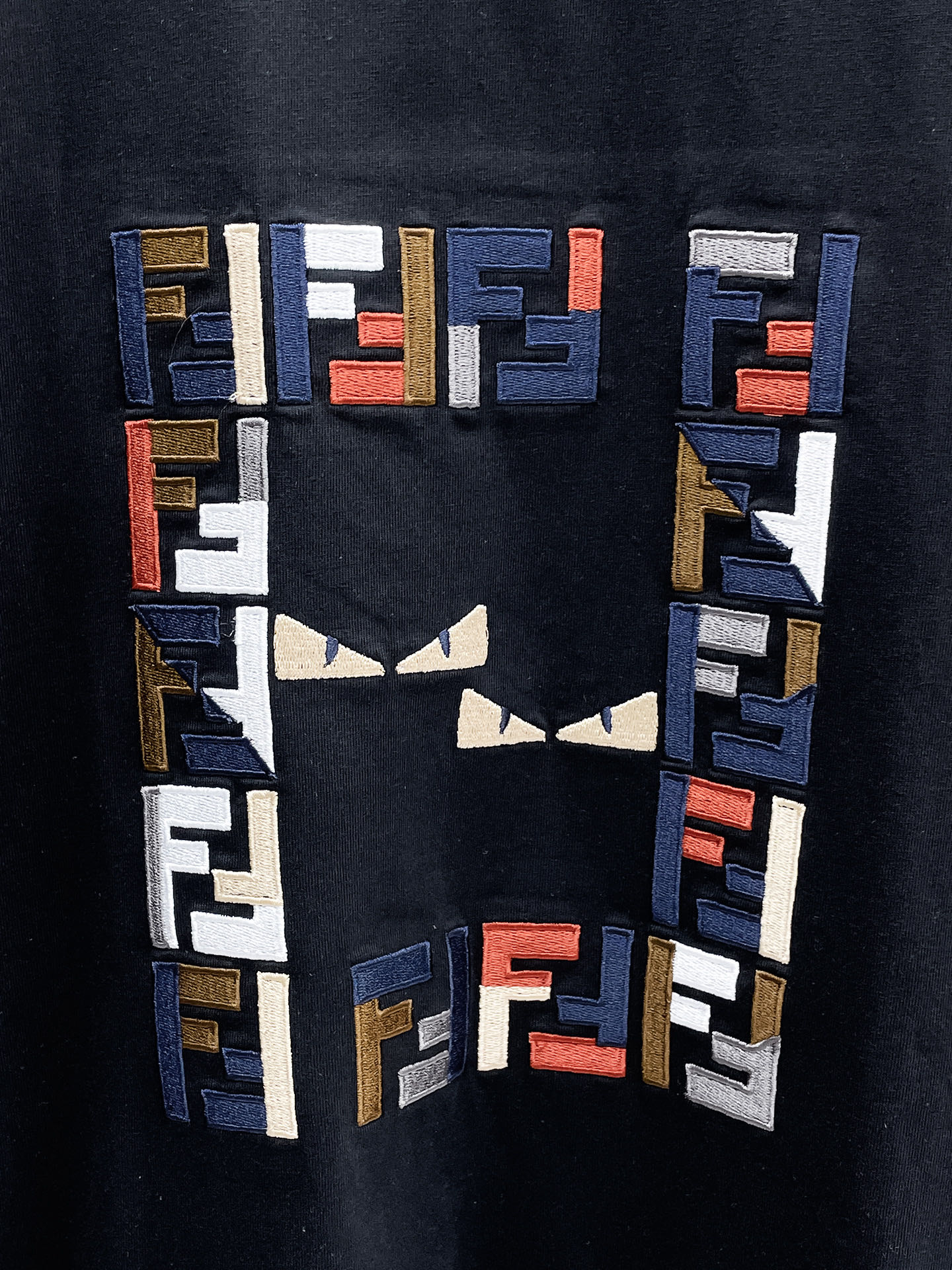 FENDI高仿怪獸眼睛刺繡短袖T恤男士潮流黑色款| 11 FENDI高仿怪獸眼睛刺繡短袖T恤男士潮流黑色款