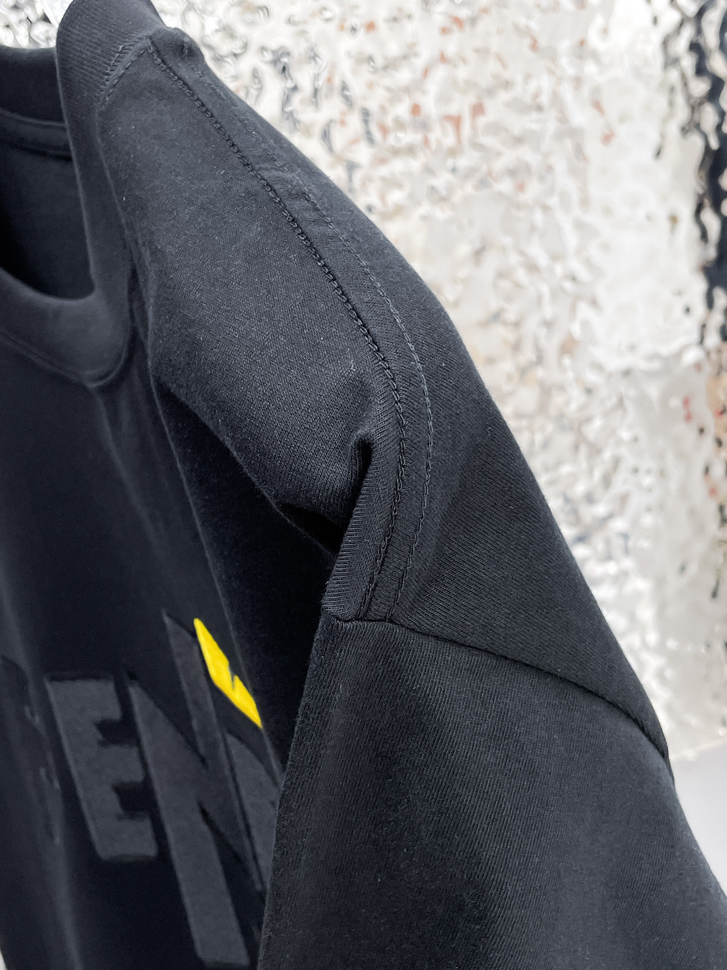 FENDI一比一立體字母刺繡短袖T恤男士休閒上衣黑色款| 15 FENDI一比一立體字母刺繡短袖T恤男士休閒上衣黑色款