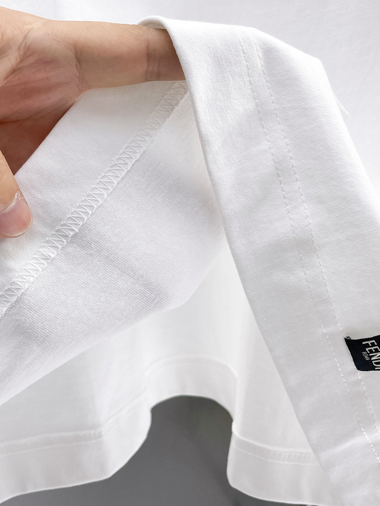 FENDI高仿怪獸眼睛刺繡短袖T恤男士精品白色款| 15 FENDI高仿怪獸眼睛刺繡短袖T恤男士精品白色款