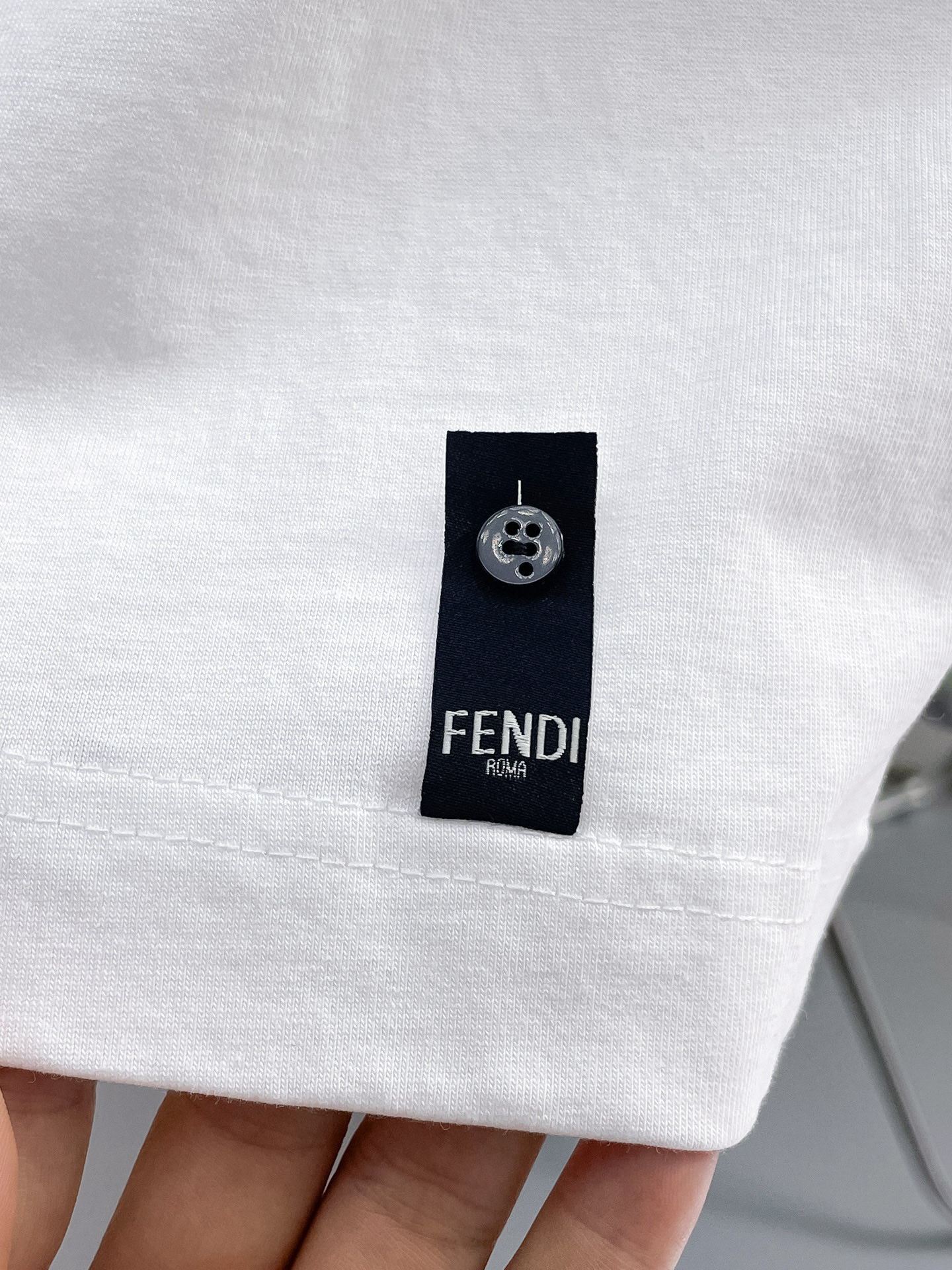 FENDI高仿怪獸眼睛刺繡短袖T恤男士精品白色款| 10 FENDI高仿怪獸眼睛刺繡短袖T恤男士精品白色款