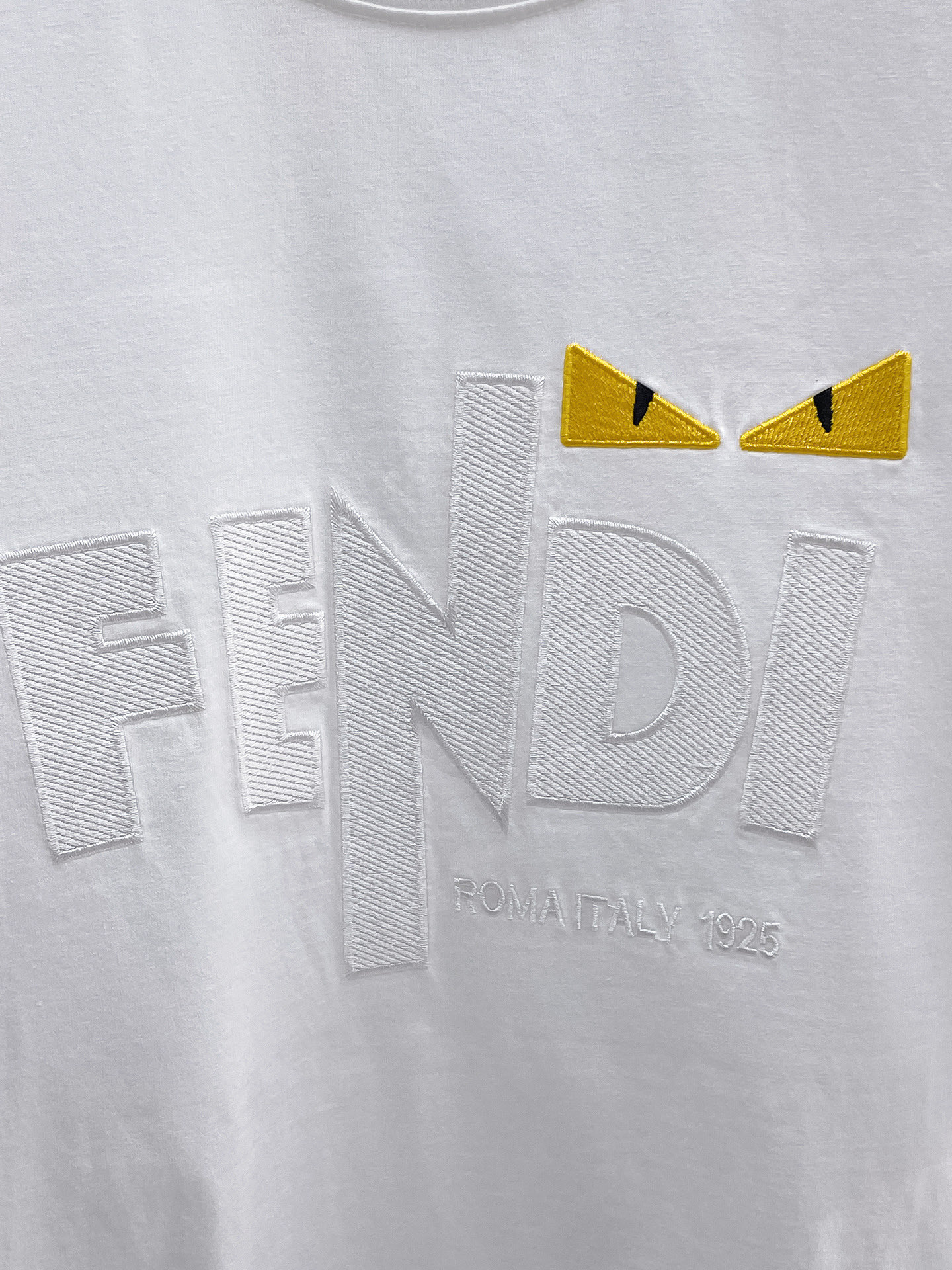 FENDI高仿怪獸眼睛刺繡短袖T恤男士精品白色款| 9 FENDI高仿怪獸眼睛刺繡短袖T恤男士精品白色款