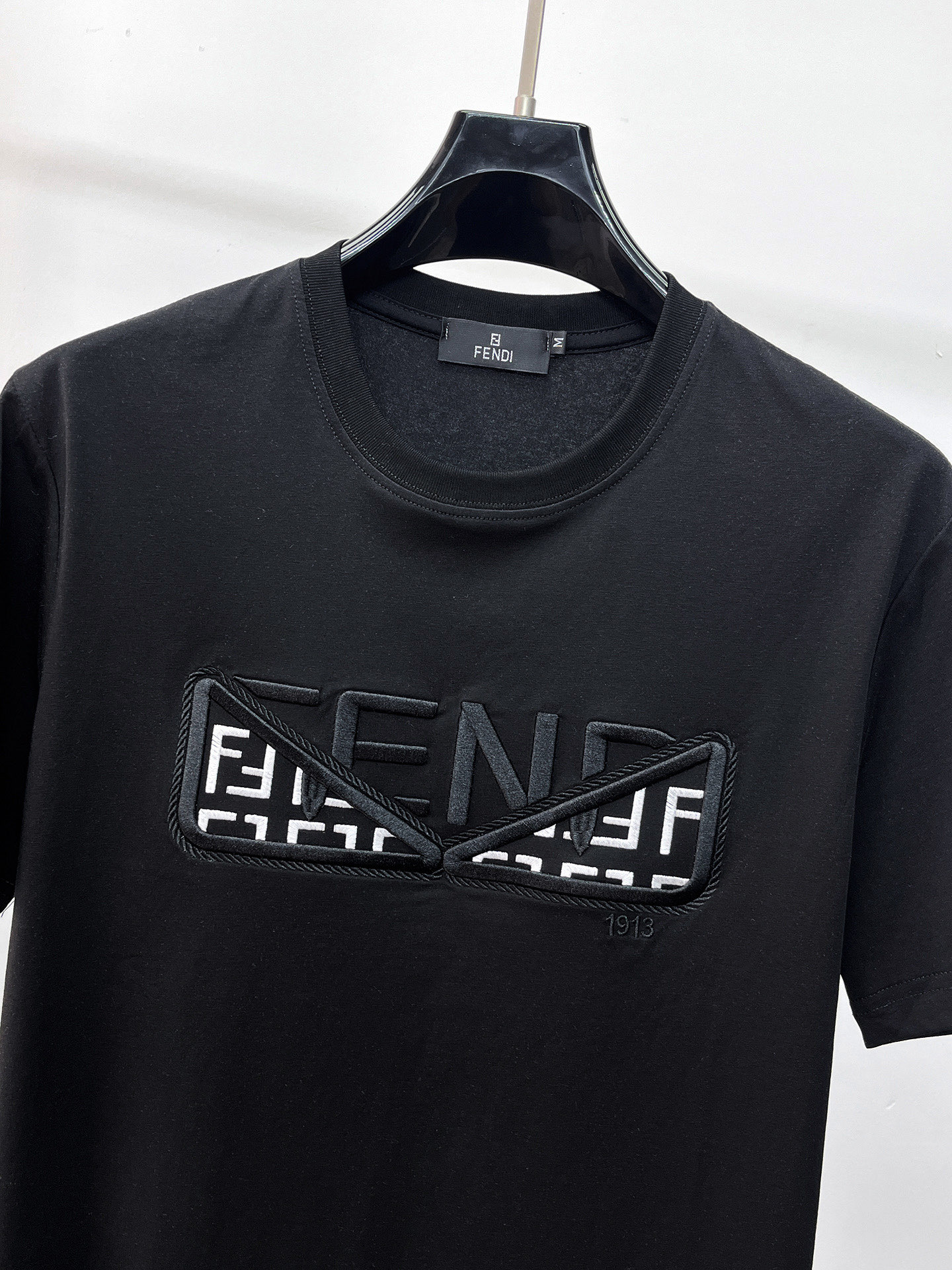 FENDI原單黑色FF浮雕字母短袖T恤男士百搭款| 13 FENDI原單黑色FF浮雕字母短袖T恤男士百搭款