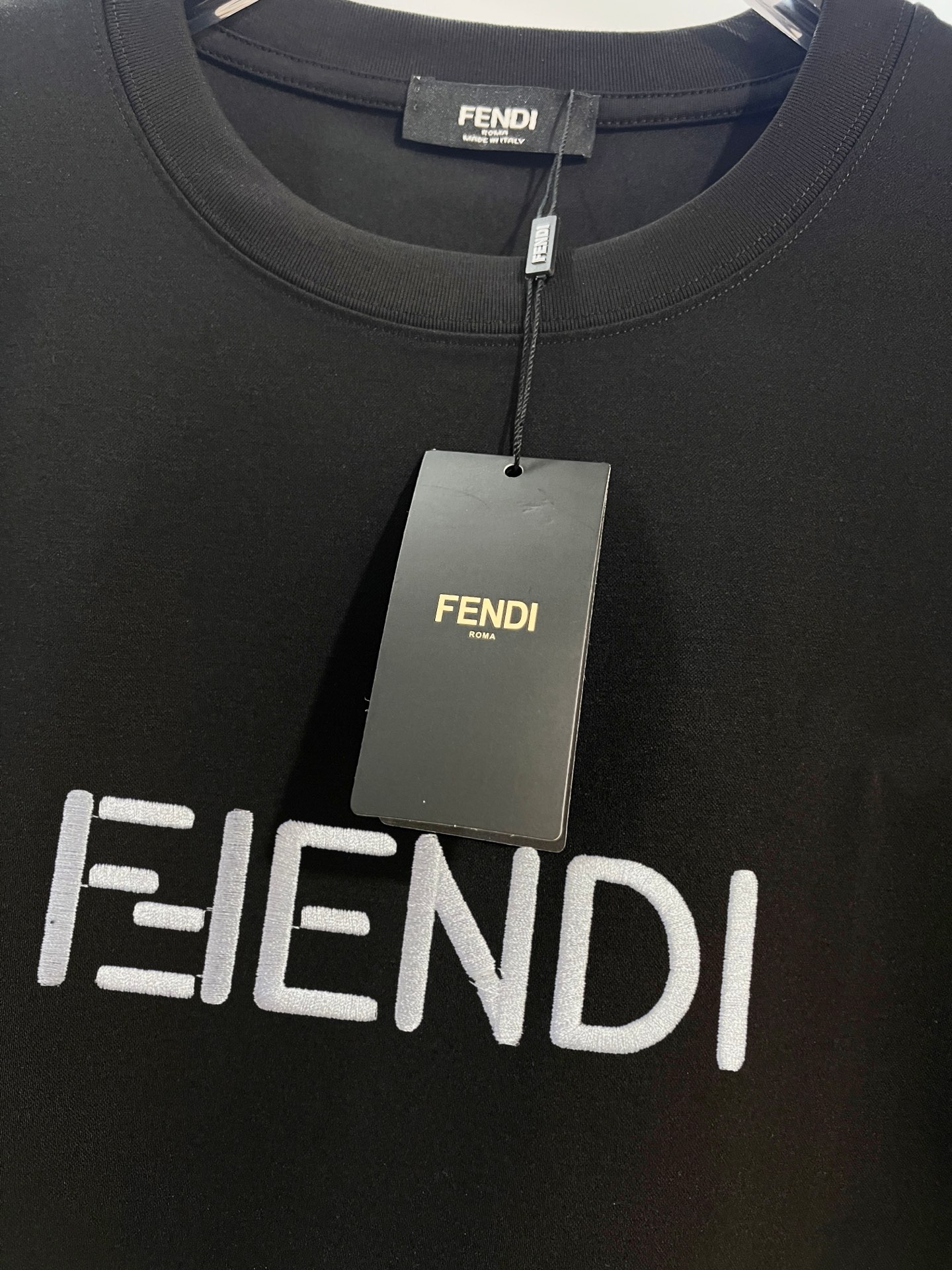 FENDI一比一簡約字母黑色短袖T恤精品百搭款| 12 FENDI一比一簡約字母黑色短袖T恤精品百搭款