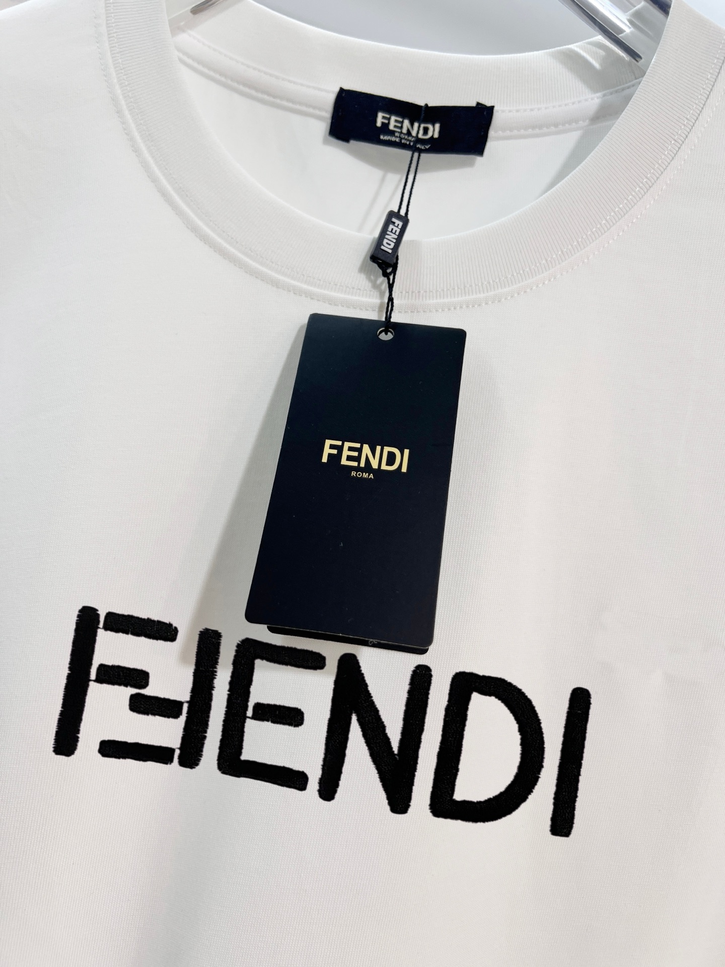 FENDI高仿簡約LOGO白色短袖T恤男士休閒款| 12 FENDI高仿簡約LOGO白色短袖T恤男士休閒款