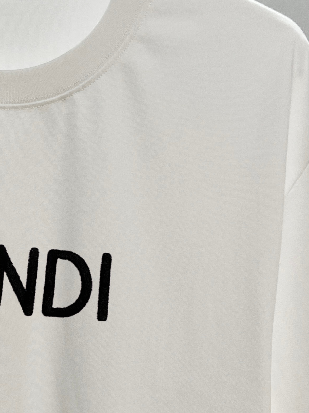 FENDI高仿簡約LOGO白色短袖T恤男士休閒款| 10 FENDI高仿簡約LOGO白色短袖T恤男士休閒款