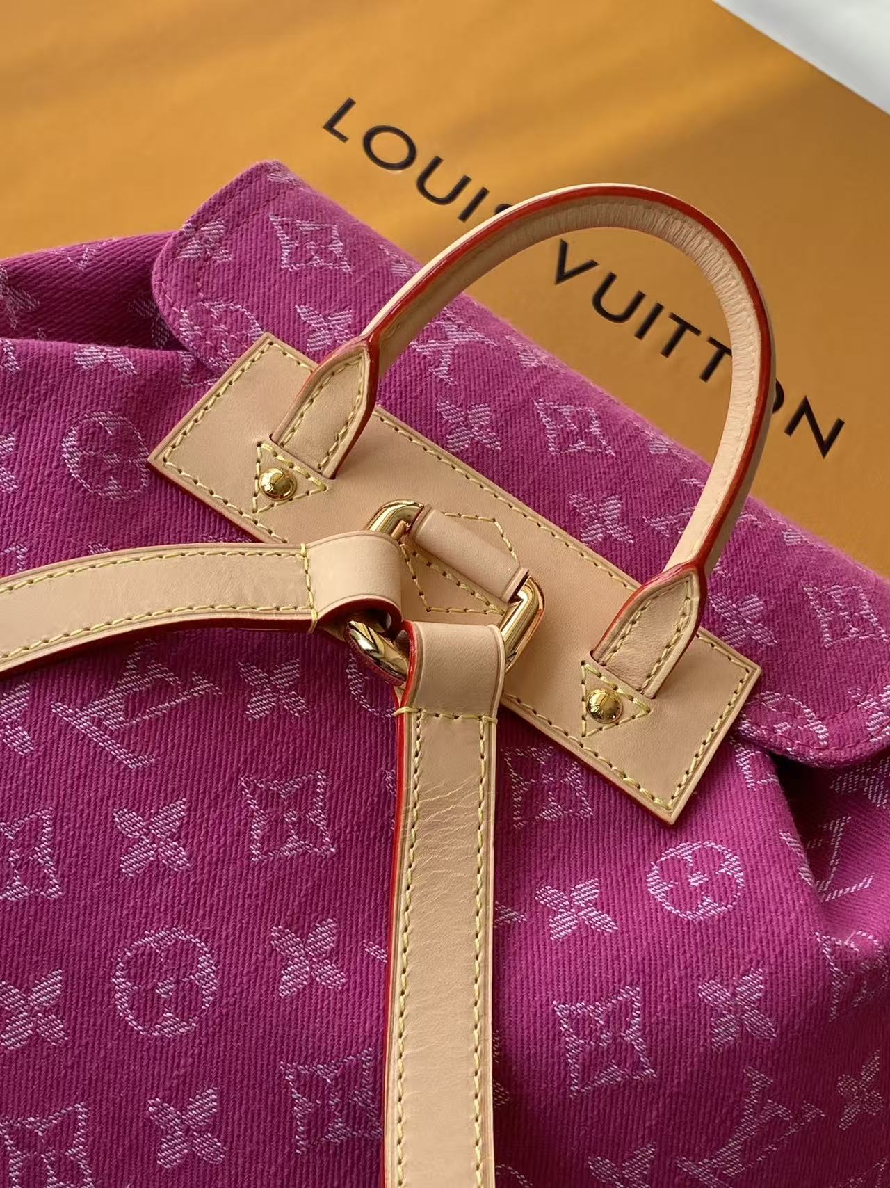 LV高仿玫紅丹寧後背包 Monogram雙肩精品女包| 9 LV高仿玫紅丹寧後背包 Monogram雙肩精品女包