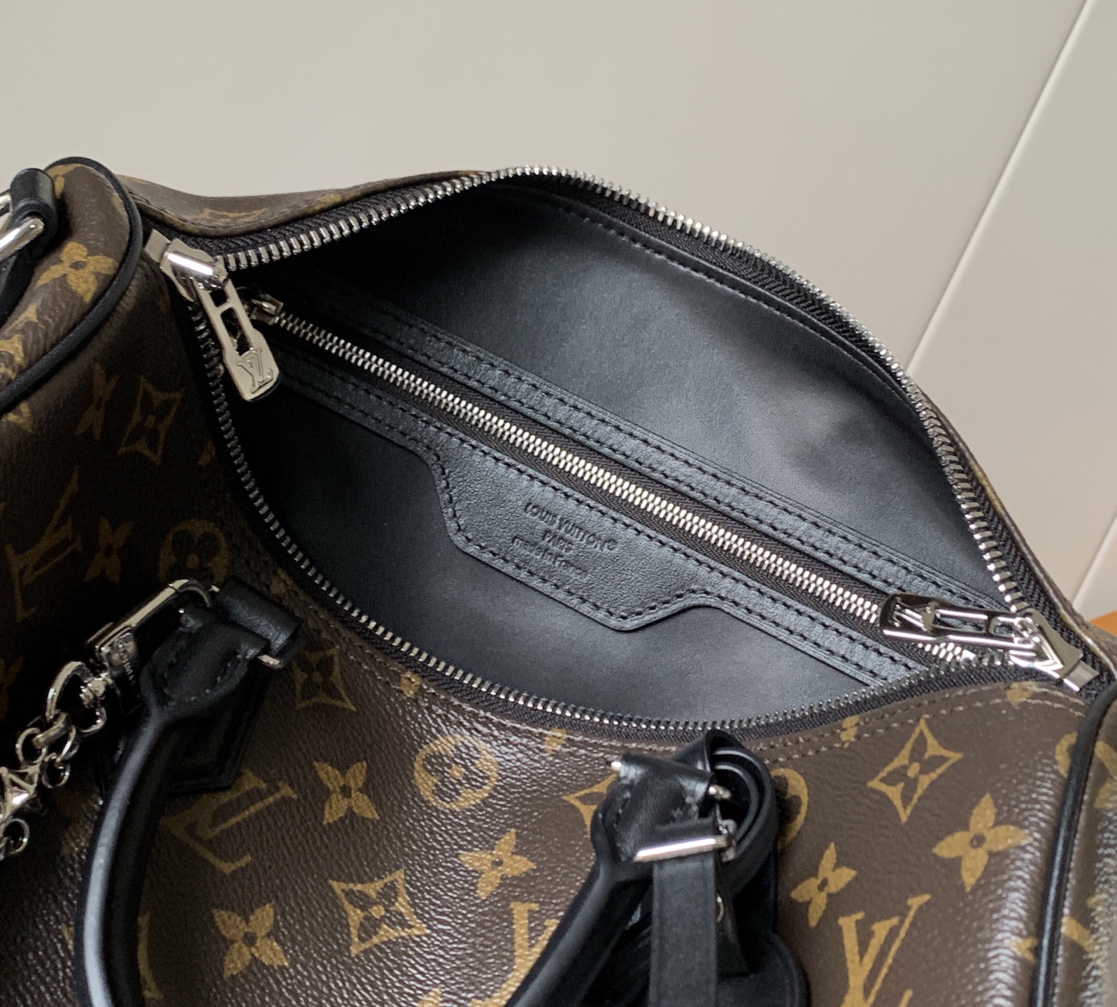 LV一比一Monogram黑拼手提包 時尚鎖頭波士頓女包| 8 LV一比一Monogram黑拼手提包 時尚鎖頭波士頓女包