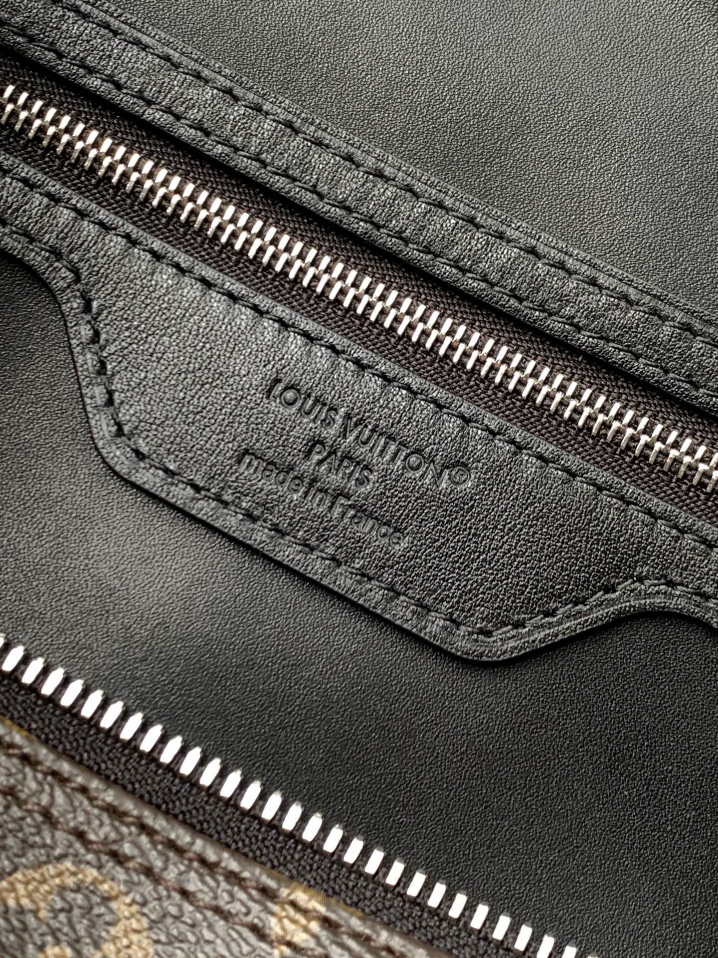 LV一比一Monogram黑拼手提包 時尚鎖頭波士頓女包| 7 LV一比一Monogram黑拼手提包 時尚鎖頭波士頓女包