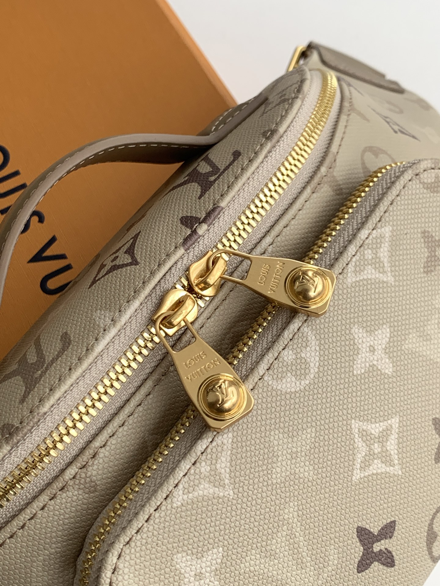 LV原單奶油白Monogram腰包胸包休閒斜背包| 11 LV原單奶油白Monogram腰包胸包休閒斜背包