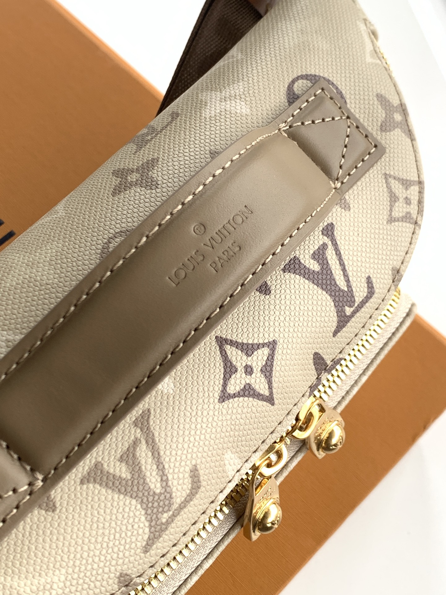 LV原單奶油白Monogram腰包胸包休閒斜背包| 10 LV原單奶油白Monogram腰包胸包休閒斜背包