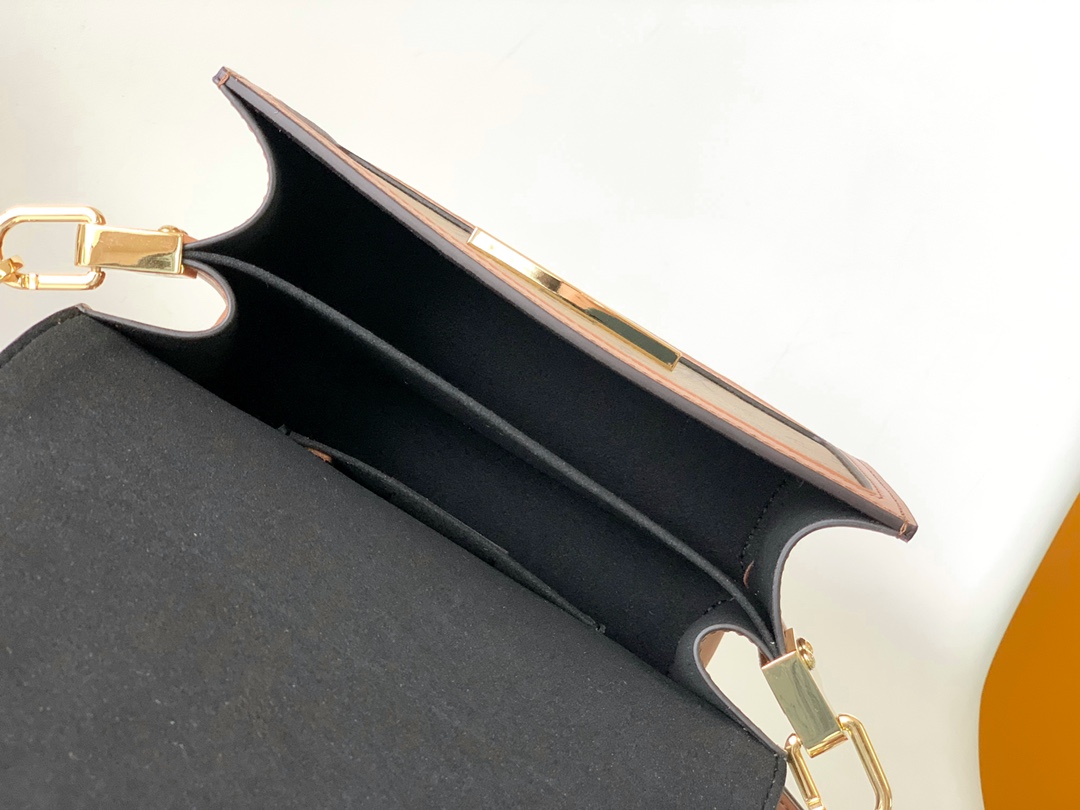LV高仿Monogram拼色方扣斜背包 精品小方包女款| 9 LV高仿Monogram拼色方扣斜背包 精品小方包女款