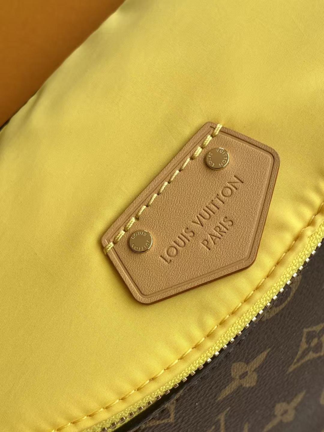 LV一比一黃色Monogram半月包 鏈條肩背女包| 11 LV一比一黃色Monogram半月包 鏈條肩背女包