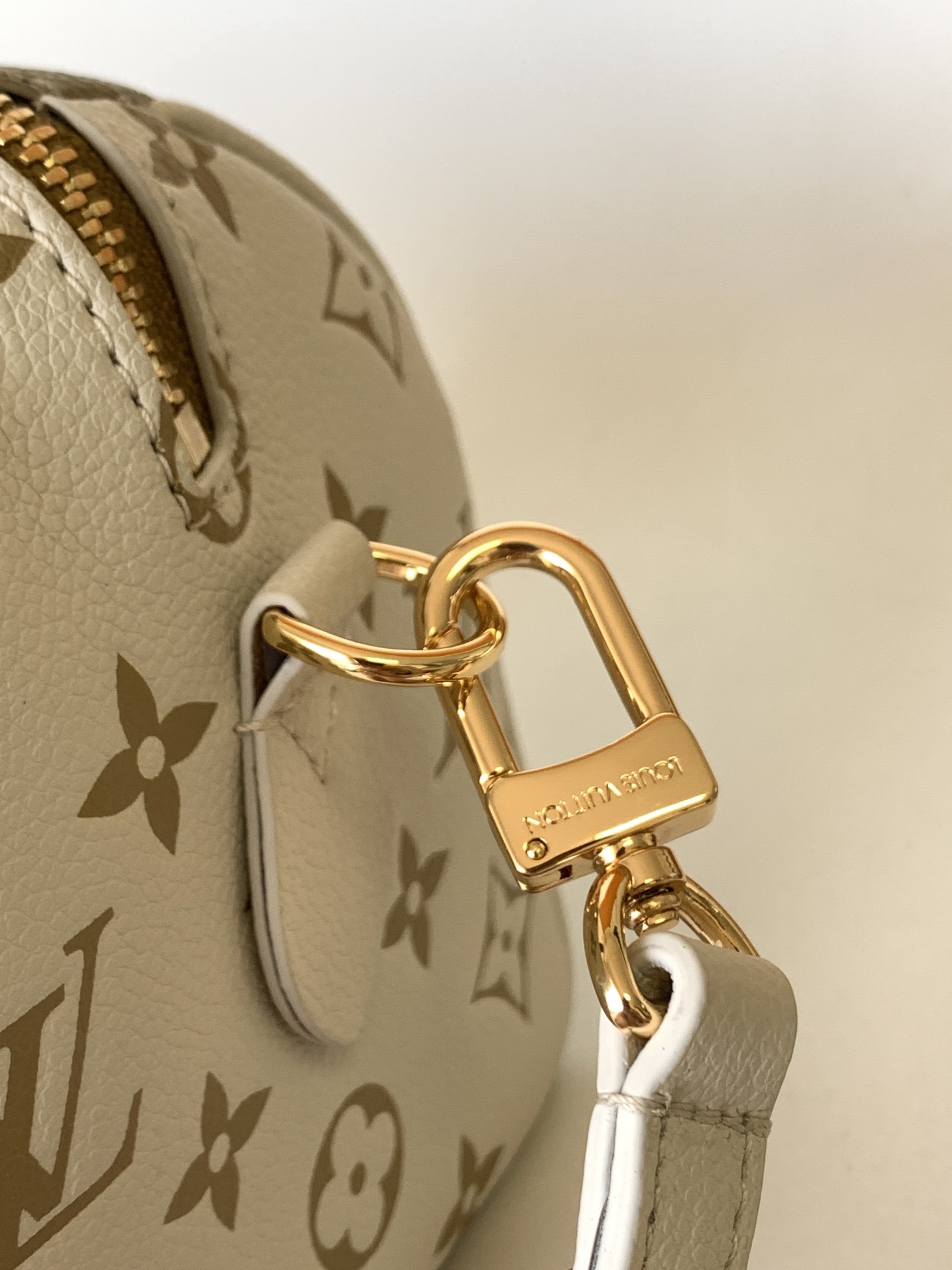 LV 高仿 Monogram Speedy Nano 迷你枕頭包 手提斜背兩用包| 9 LV 高仿 Monogram Speedy Nano 迷你枕頭包 手提斜背兩用包