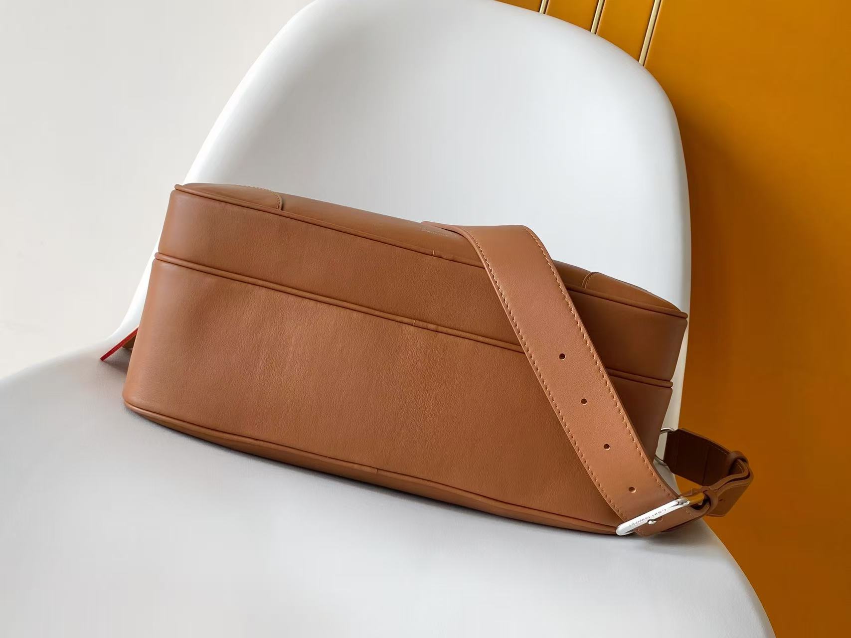 LV 高仿 棕色復古皮革 Messenger 郵差斜背包| 12 LV 高仿 棕色復古皮革 Messenger 郵差斜背包