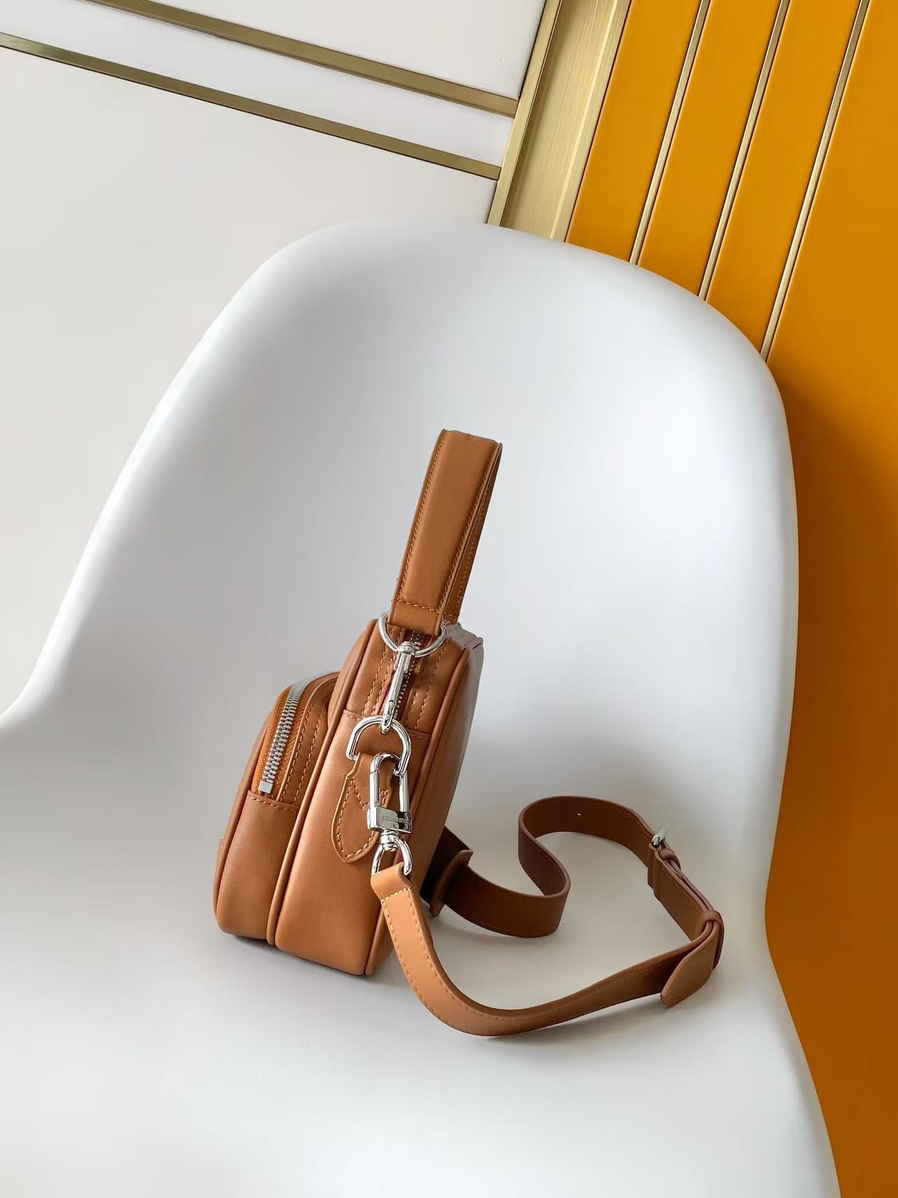 LV 原單 Mini Messenger 棕色皮革斜背包 手提兩用包| 14 LV 原單 Mini Messenger 棕色皮革斜背包 手提兩用包
