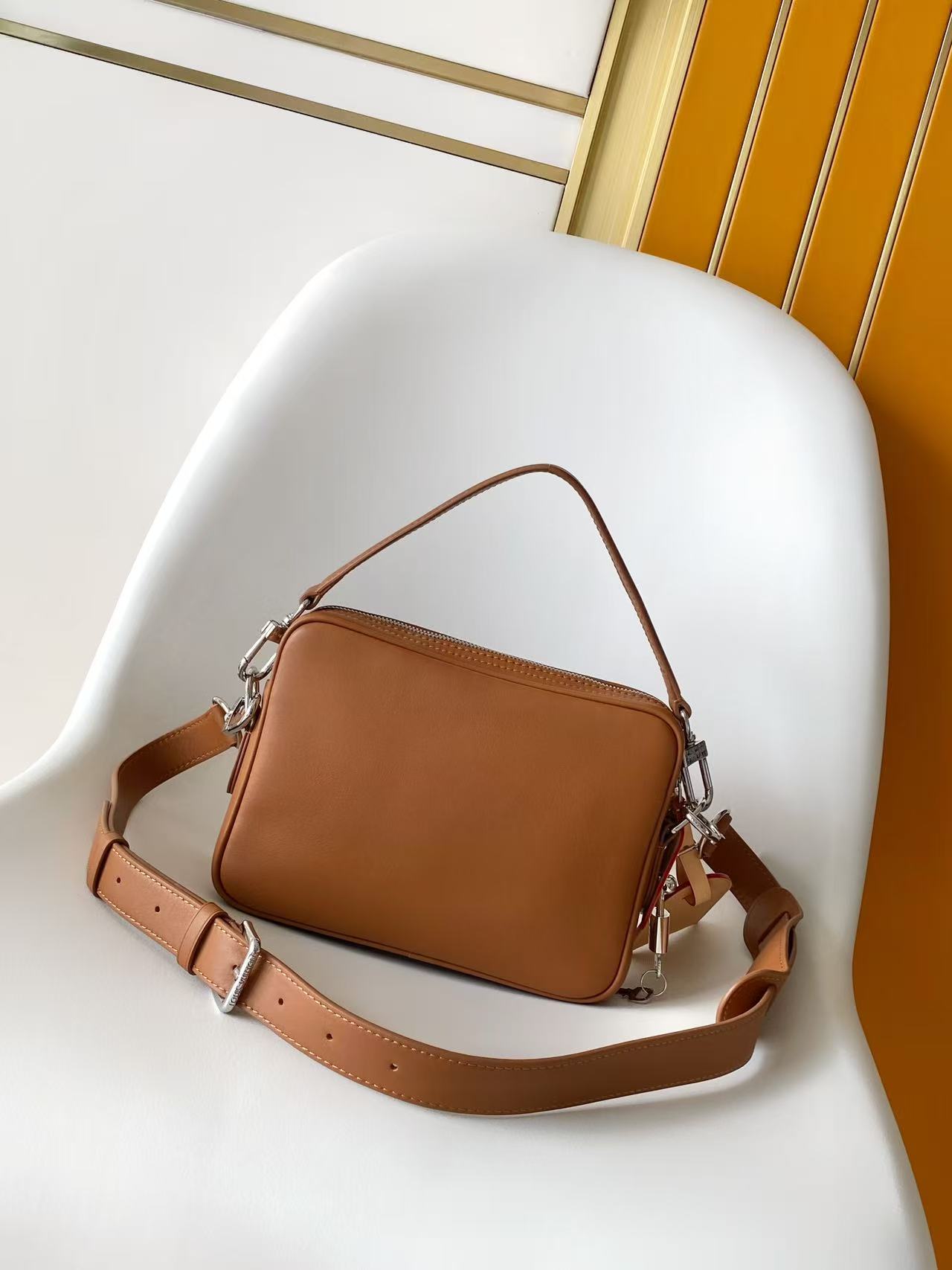 LV 原單 Mini Messenger 棕色皮革斜背包 手提兩用包| 13 LV 原單 Mini Messenger 棕色皮革斜背包 手提兩用包