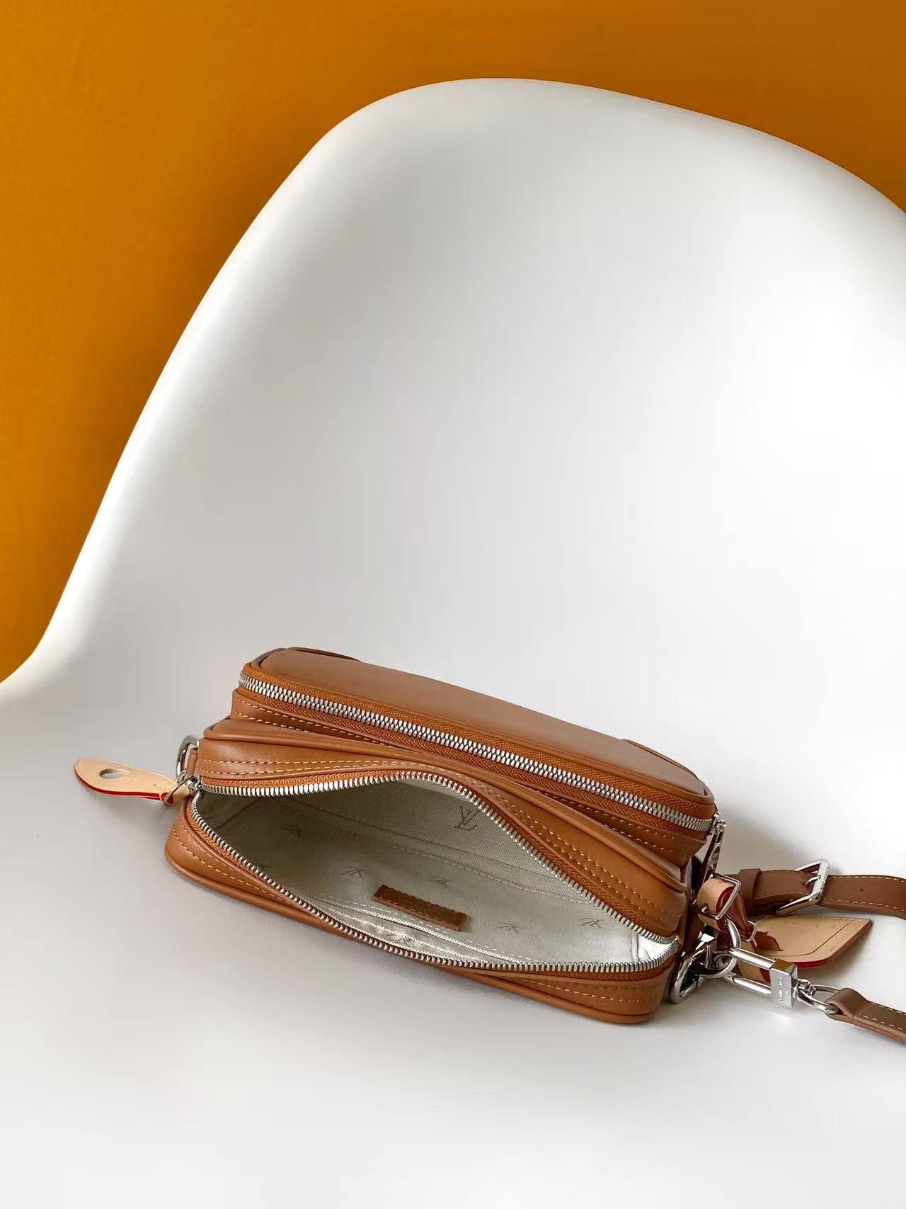 LV 原單 Mini Messenger 棕色皮革斜背包 手提兩用包| 8 LV 原單 Mini Messenger 棕色皮革斜背包 手提兩用包