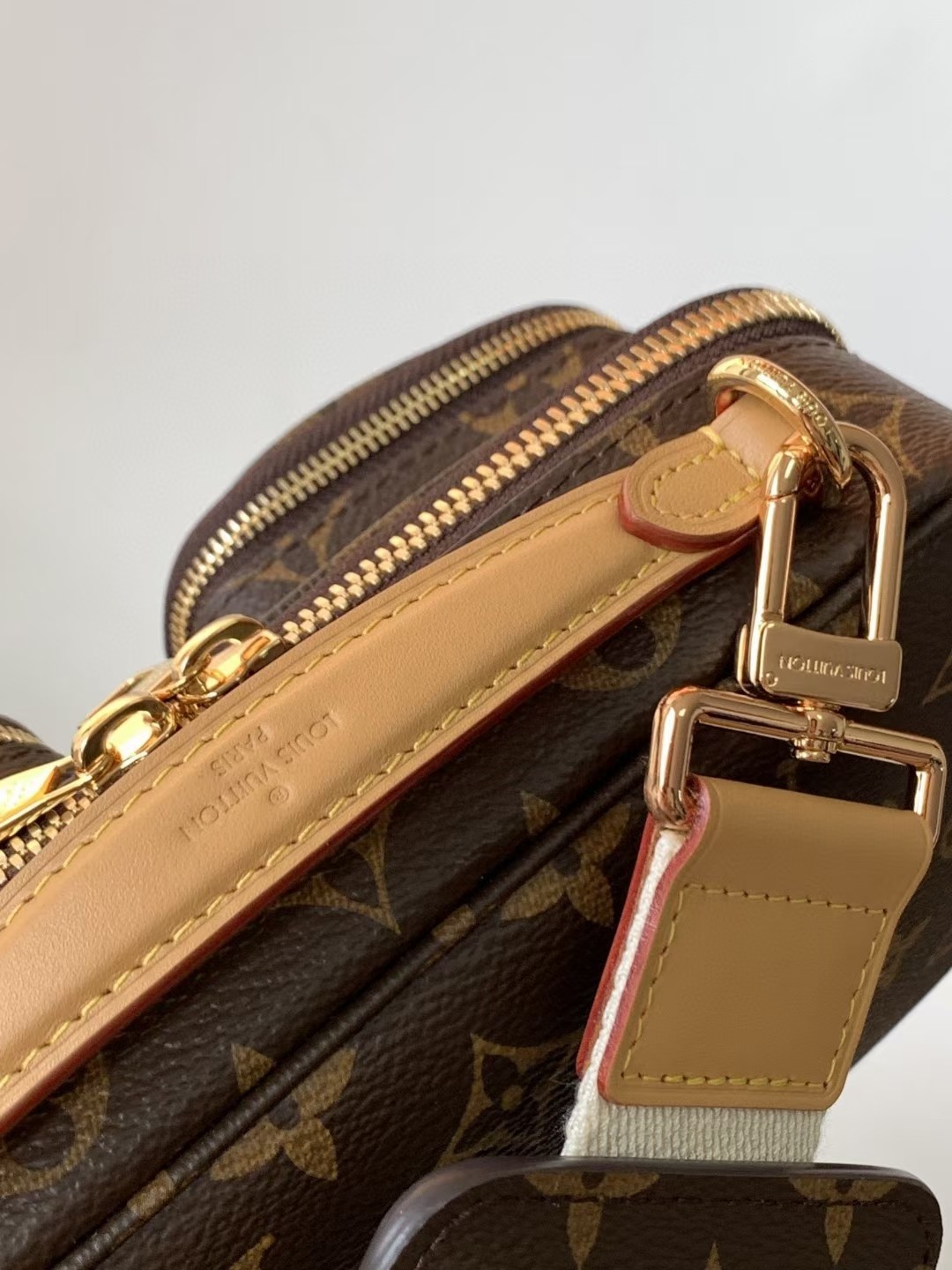 LV A貨 Utility 多口袋 Monogram 胸包 斜背包| 10 LV A貨 Utility 多口袋 Monogram 胸包 斜背包