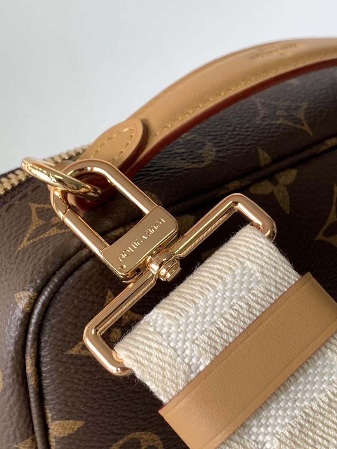 LV A貨 Utility 多口袋 Monogram 胸包 斜背包| 9 LV A貨 Utility 多口袋 Monogram 胸包 斜背包