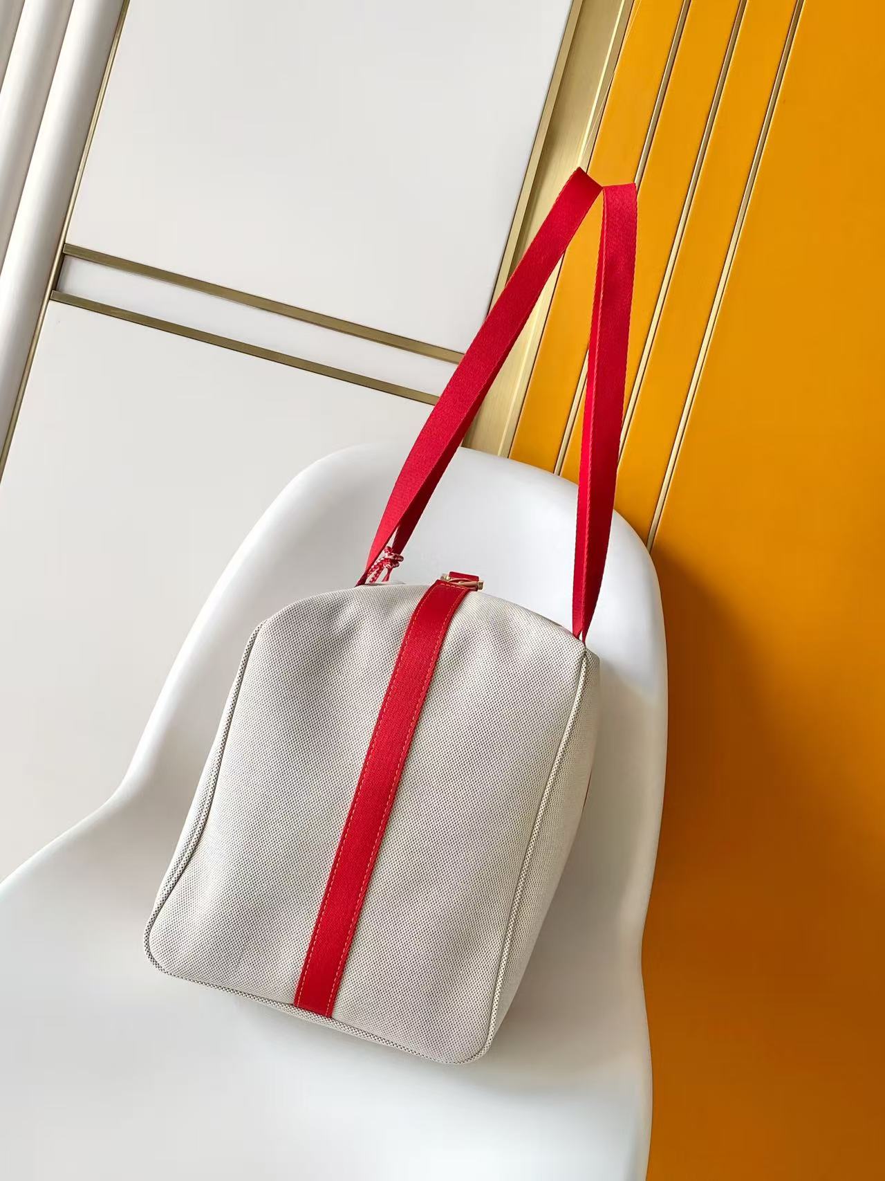 LV 高仿 On The Go Canvas 托特包 大容量購物肩背包| 13 LV 高仿 On The Go Canvas 托特包 大容量購物肩背包