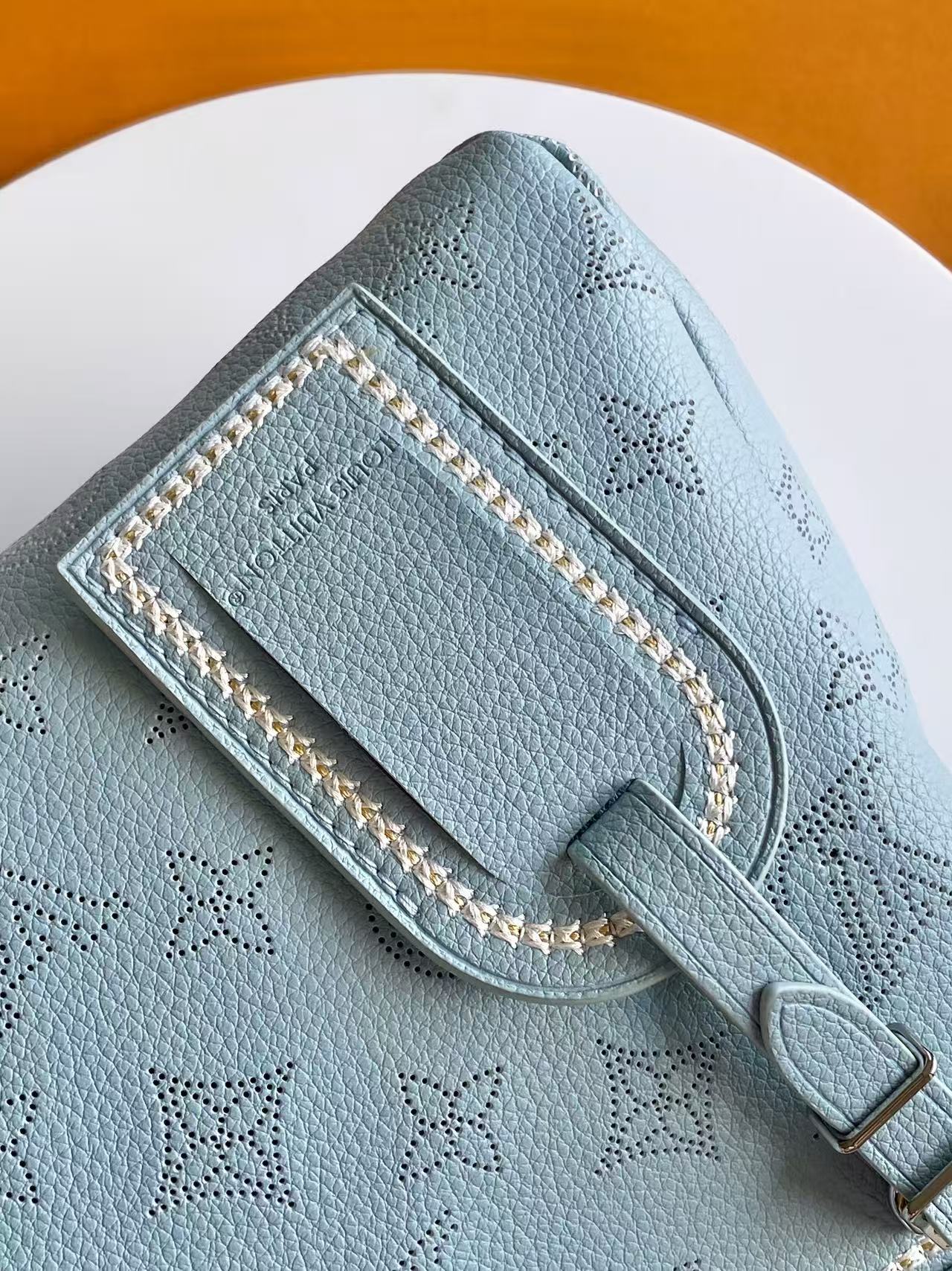 LV A貨 Mahina 淺藍鏈條肩背包 法式優雅斜背包| 10 LV A貨 Mahina 淺藍鏈條肩背包 法式優雅斜背包