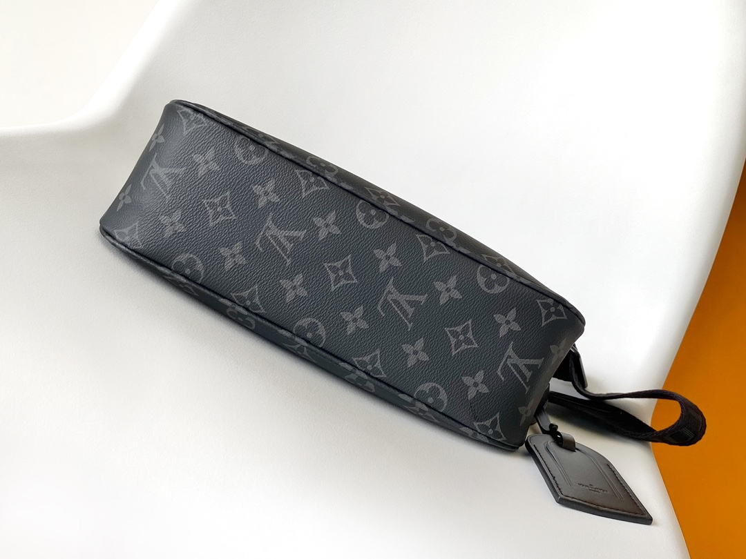 LV高仿 Monogram Eclipse 黑灰老花 男士斜背包 郵差包 商務休閒包| 12 LV高仿 Monogram Eclipse 黑灰老花 男士斜背包 郵差包 商務休閒包